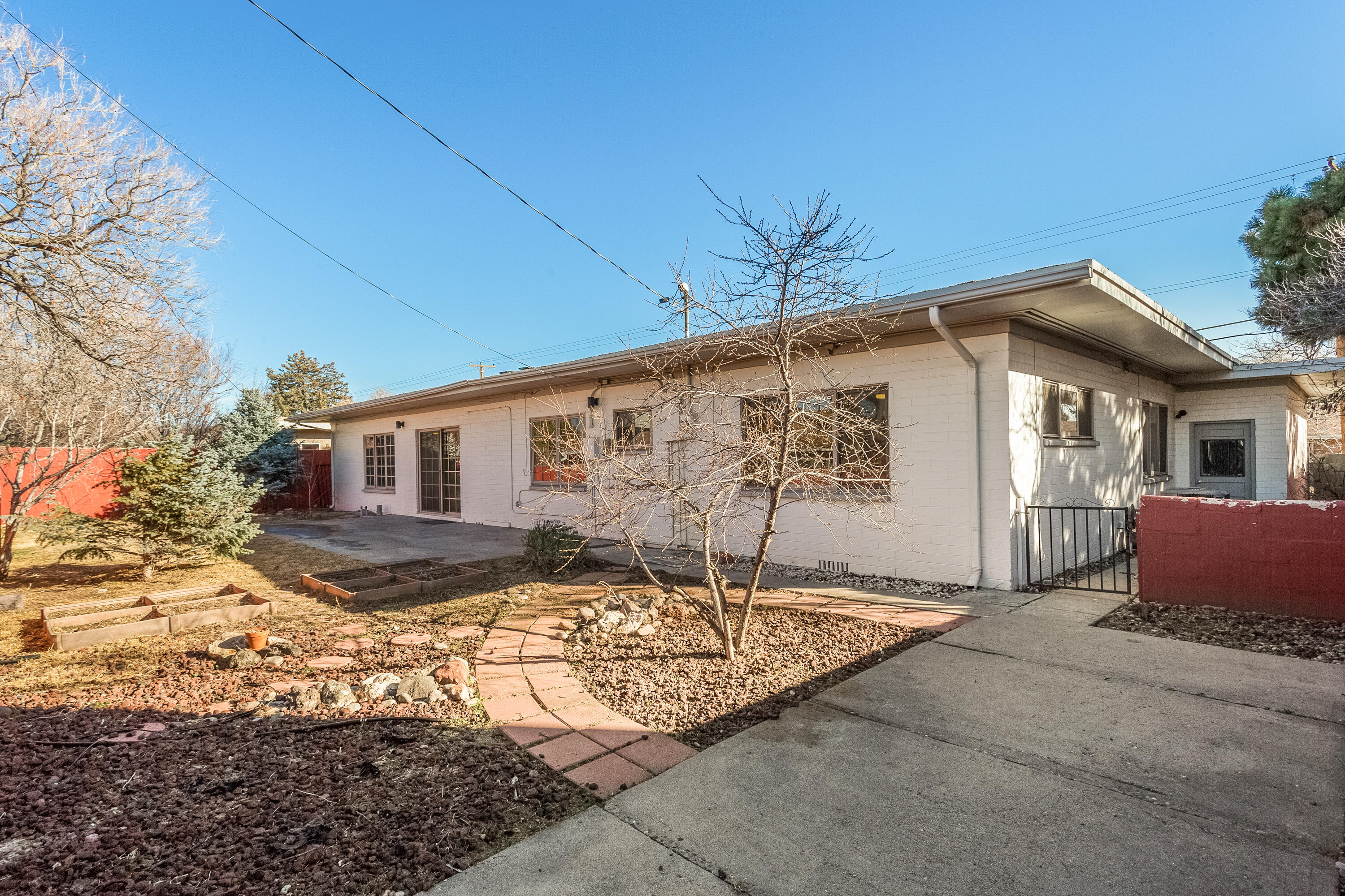 4611 Constitution Avenue NE