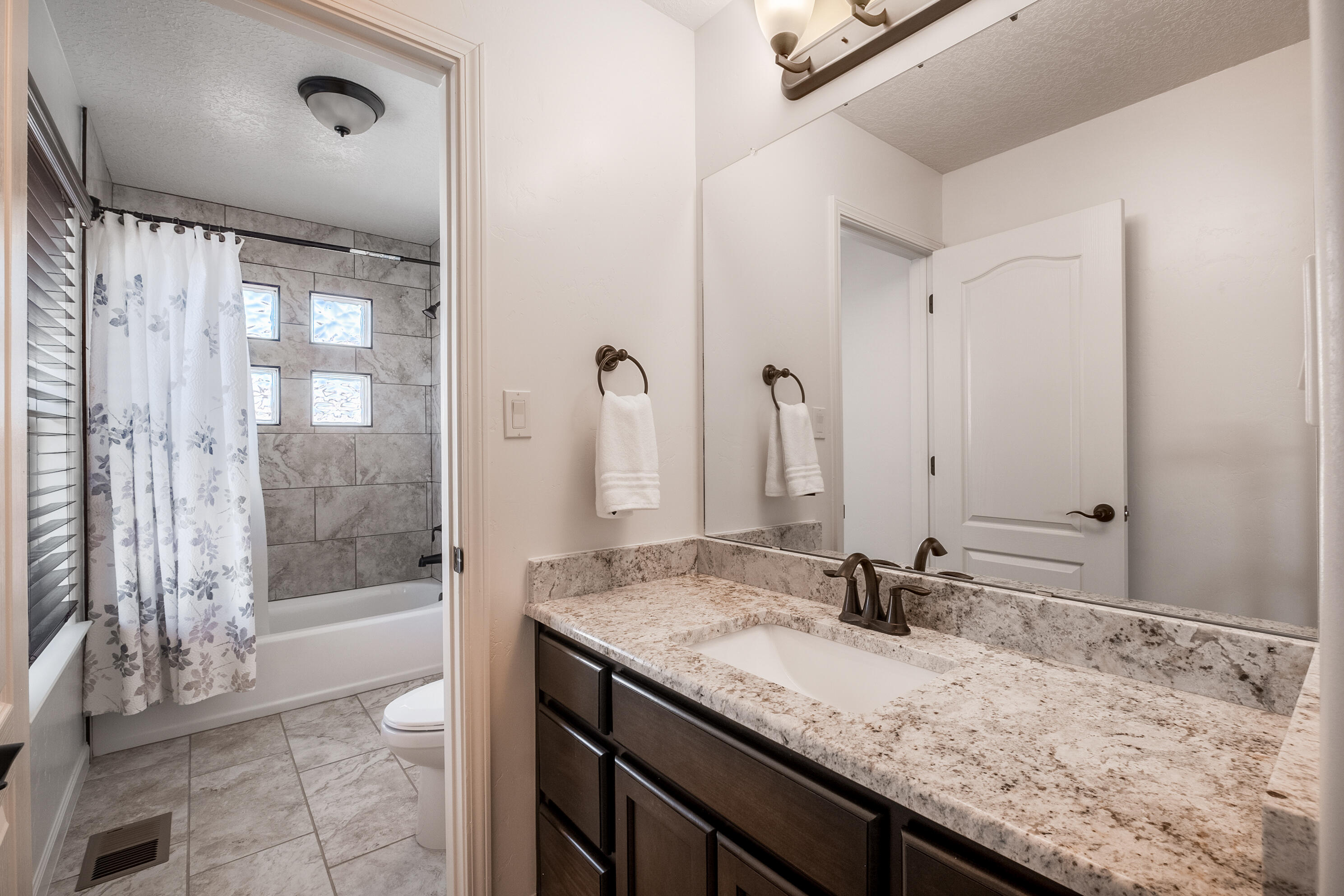 6900 Walnut Creek Road NE