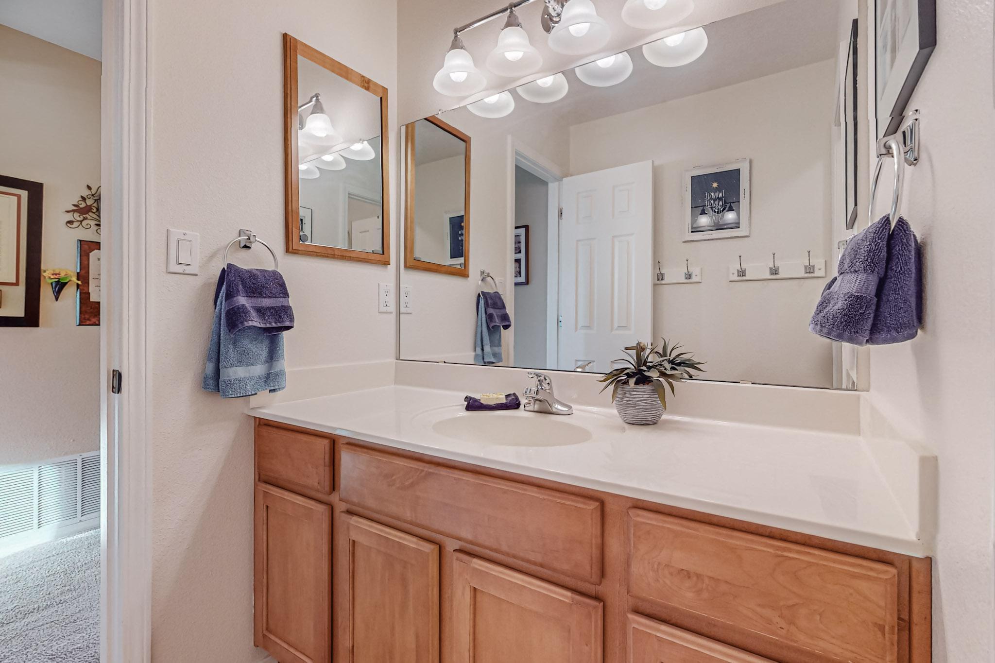 3332 Cochiti Street NE