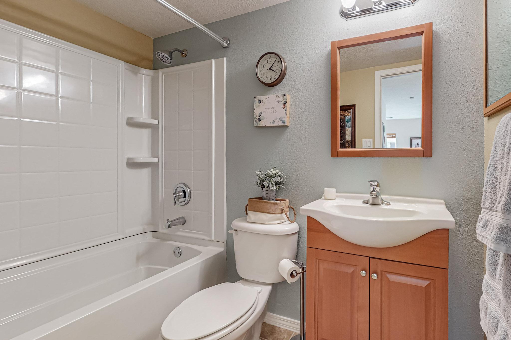 3332 Cochiti Street NE