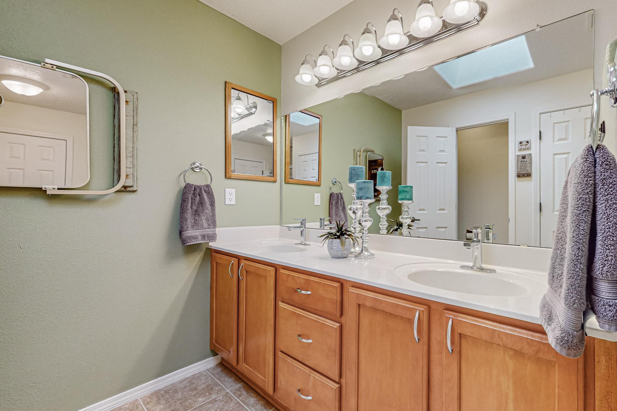 3332 Cochiti Street NE