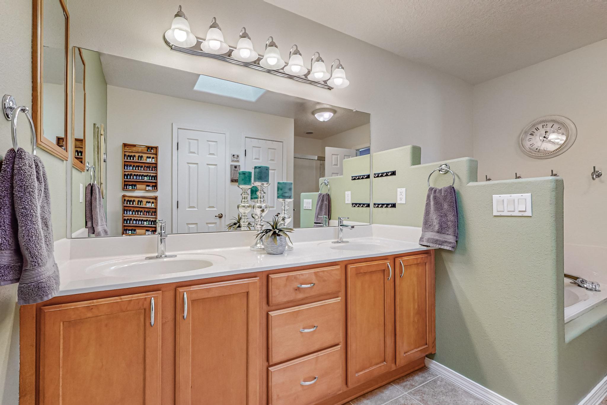 3332 Cochiti Street NE