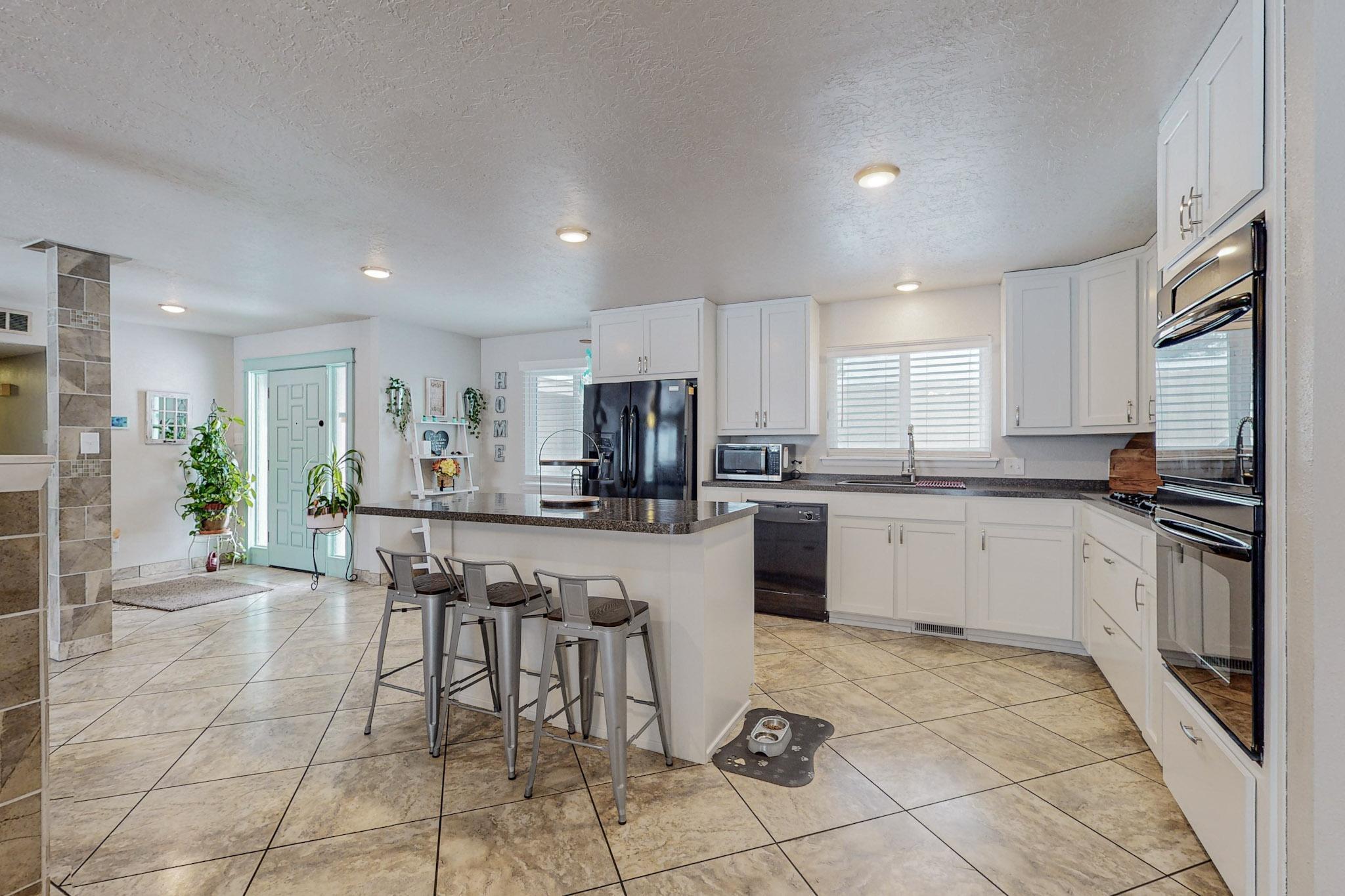 3816 Capistrano Court NE