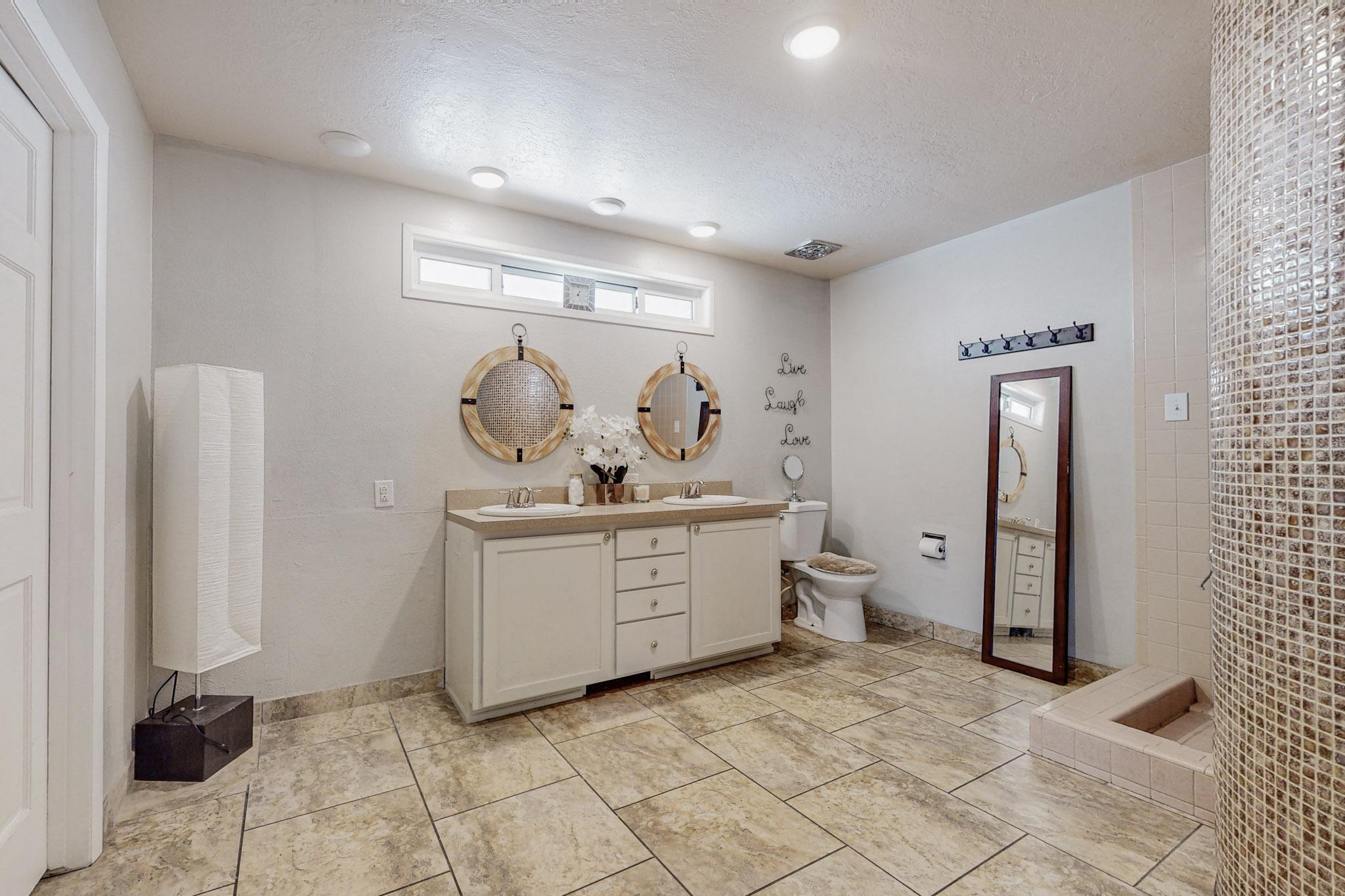 3816 Capistrano Court NE