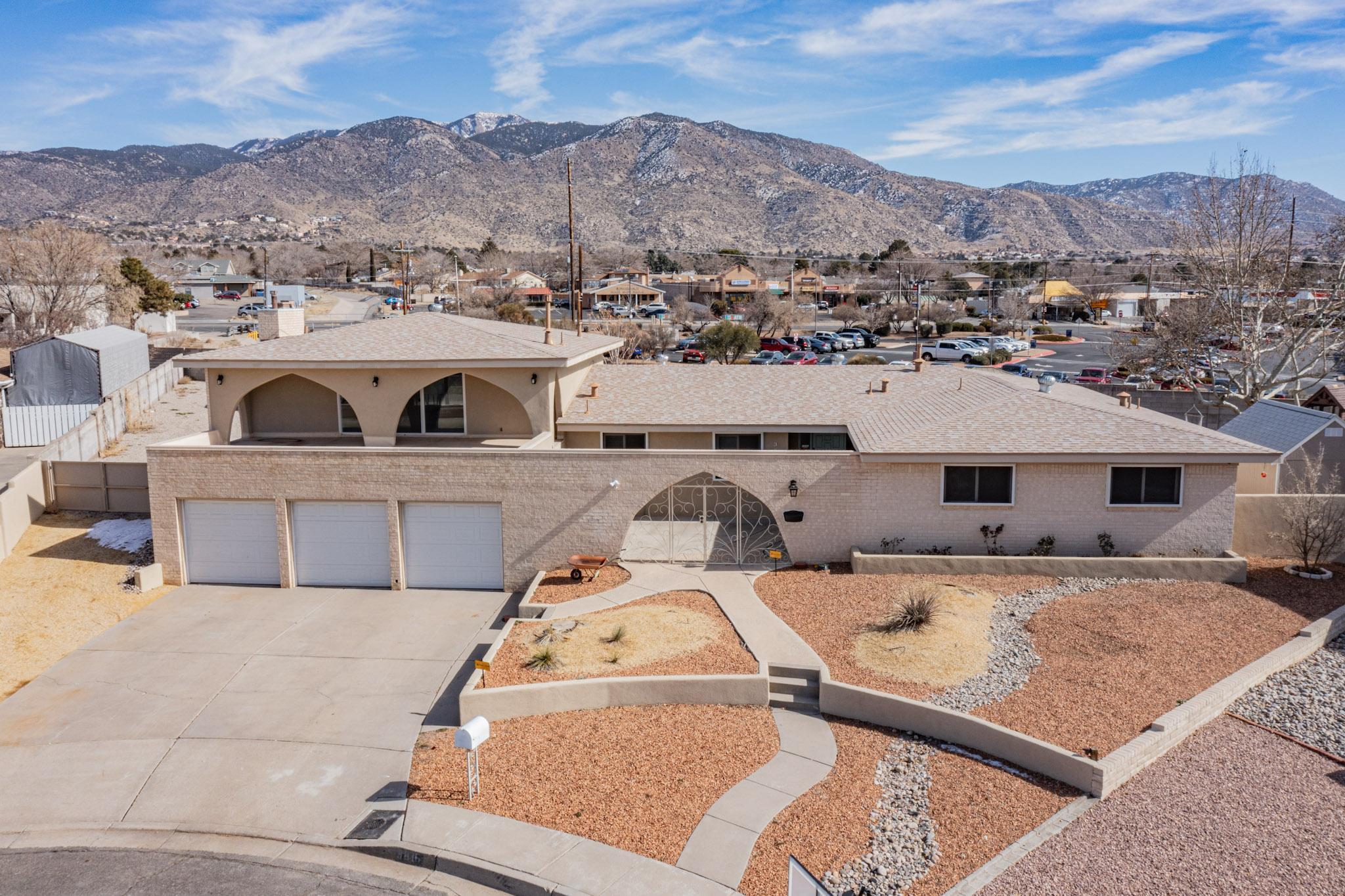 3816 Capistrano Court NE