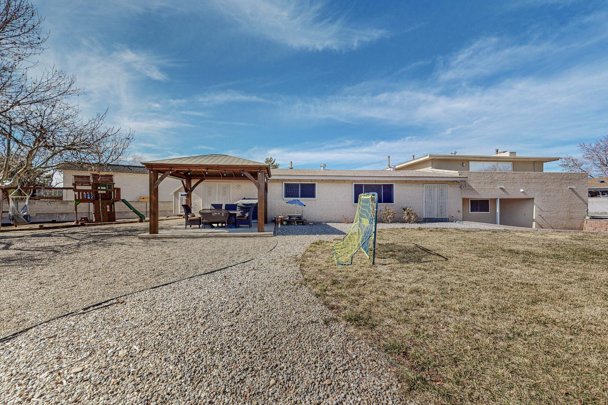 3816 Capistrano Court NE