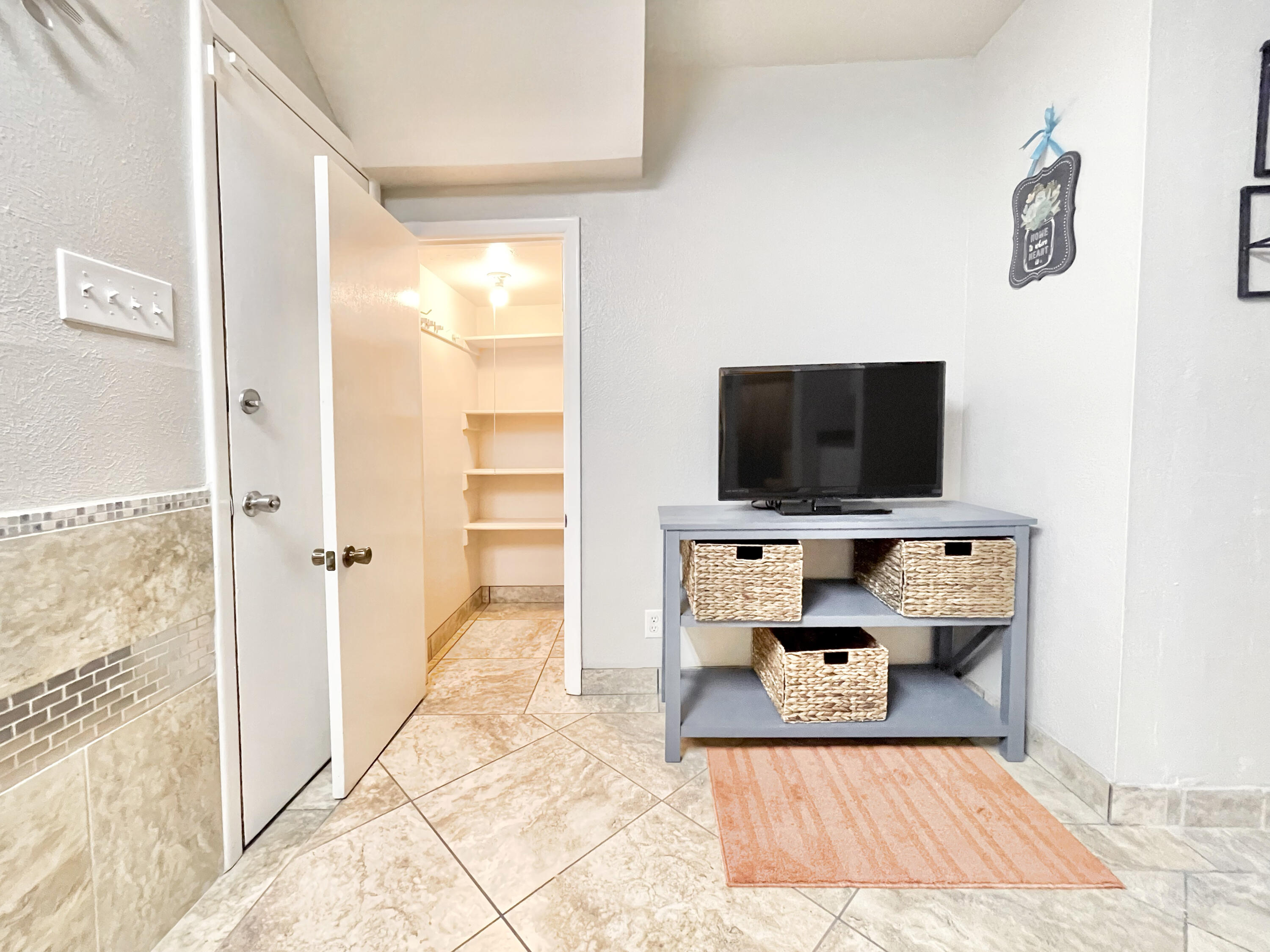 3816 Capistrano Court NE