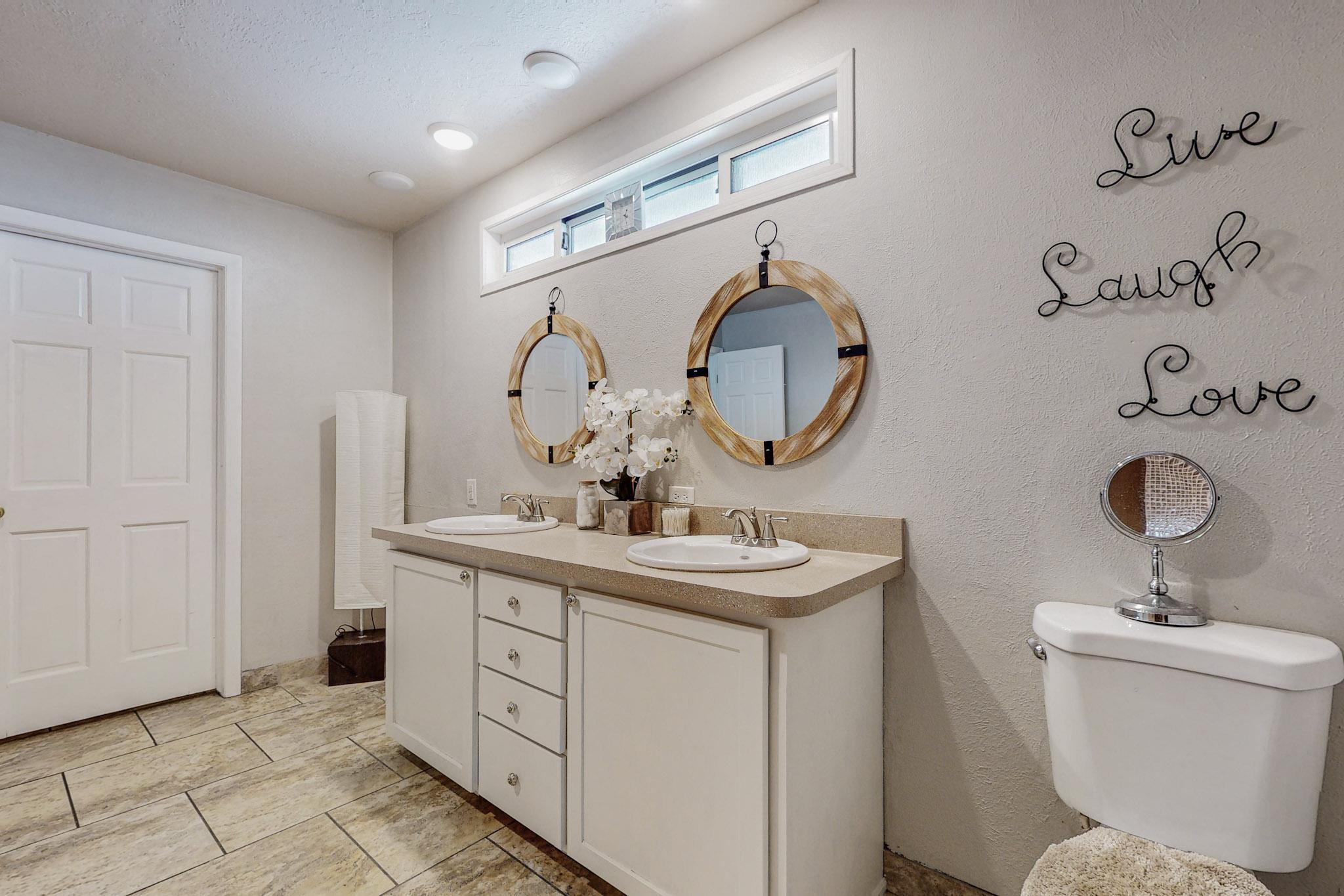 3816 Capistrano Court NE