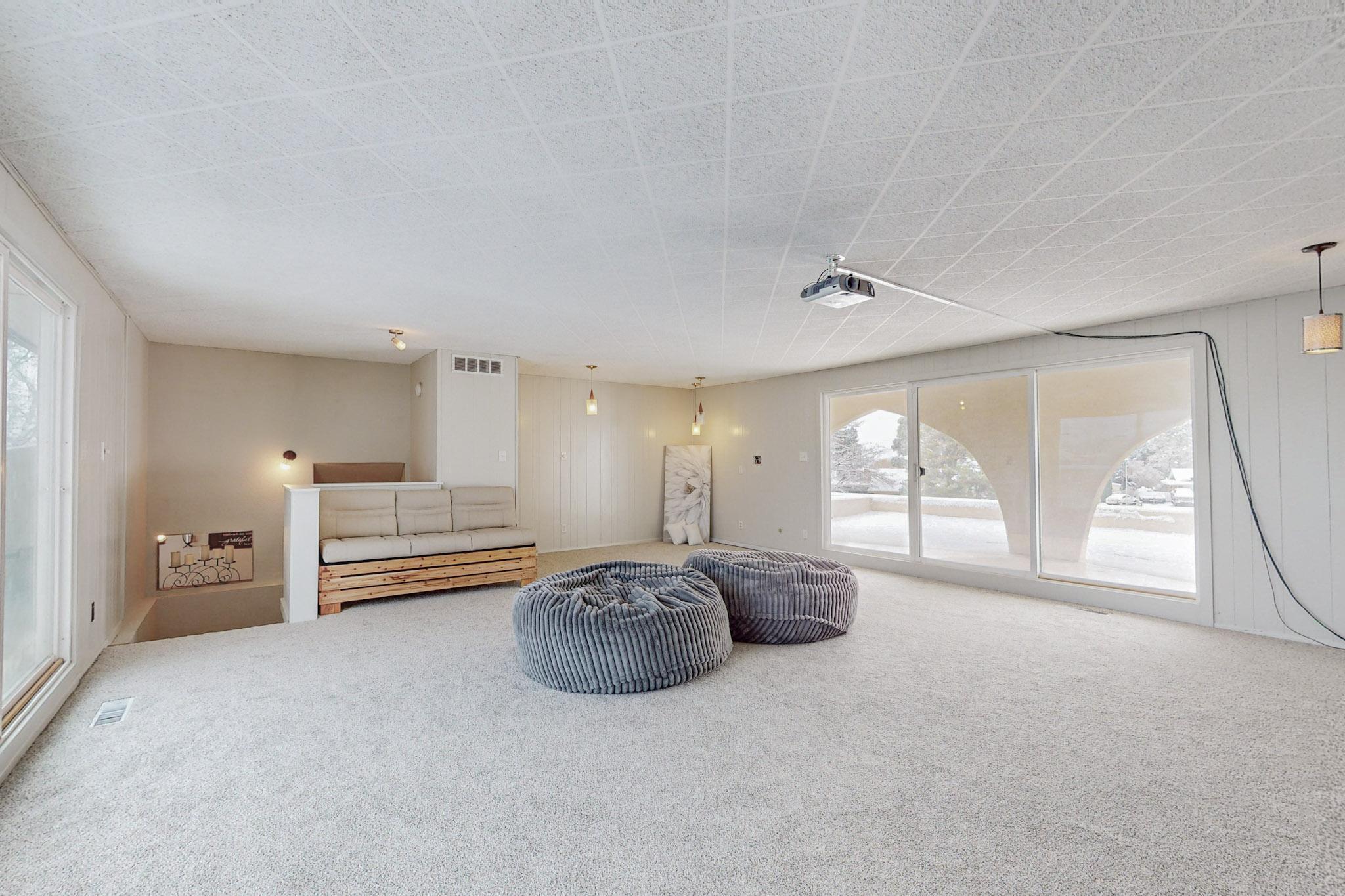 3816 Capistrano Court NE