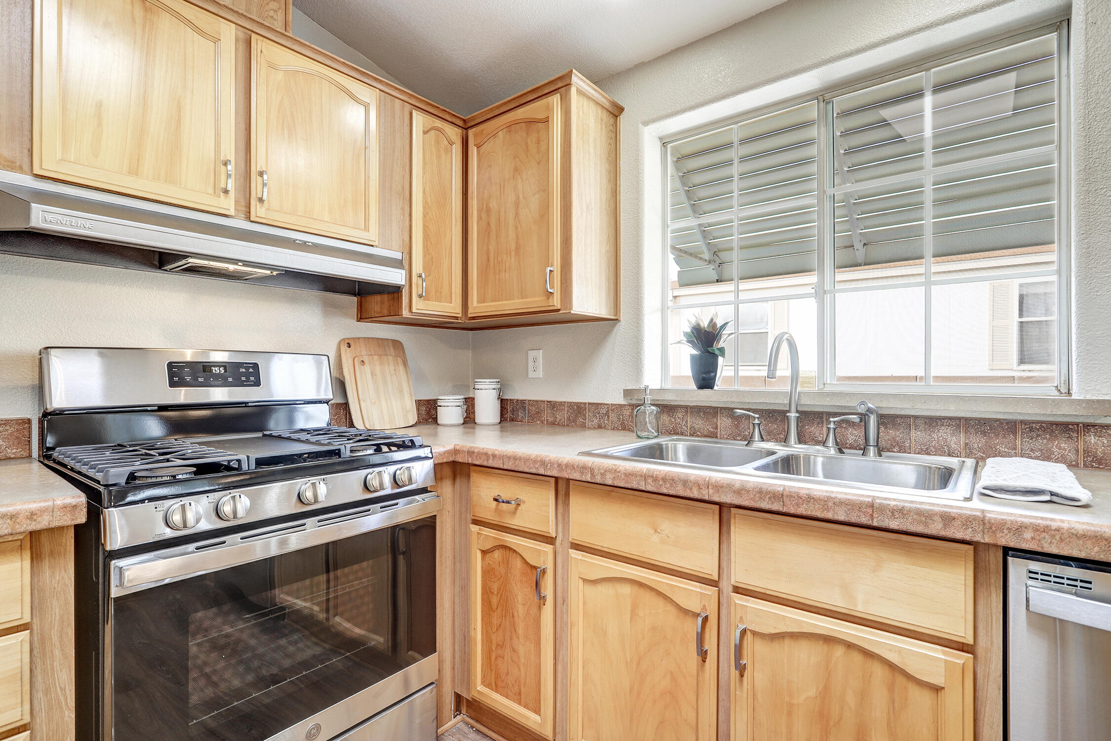 108 Sunrise Bluffs Drive