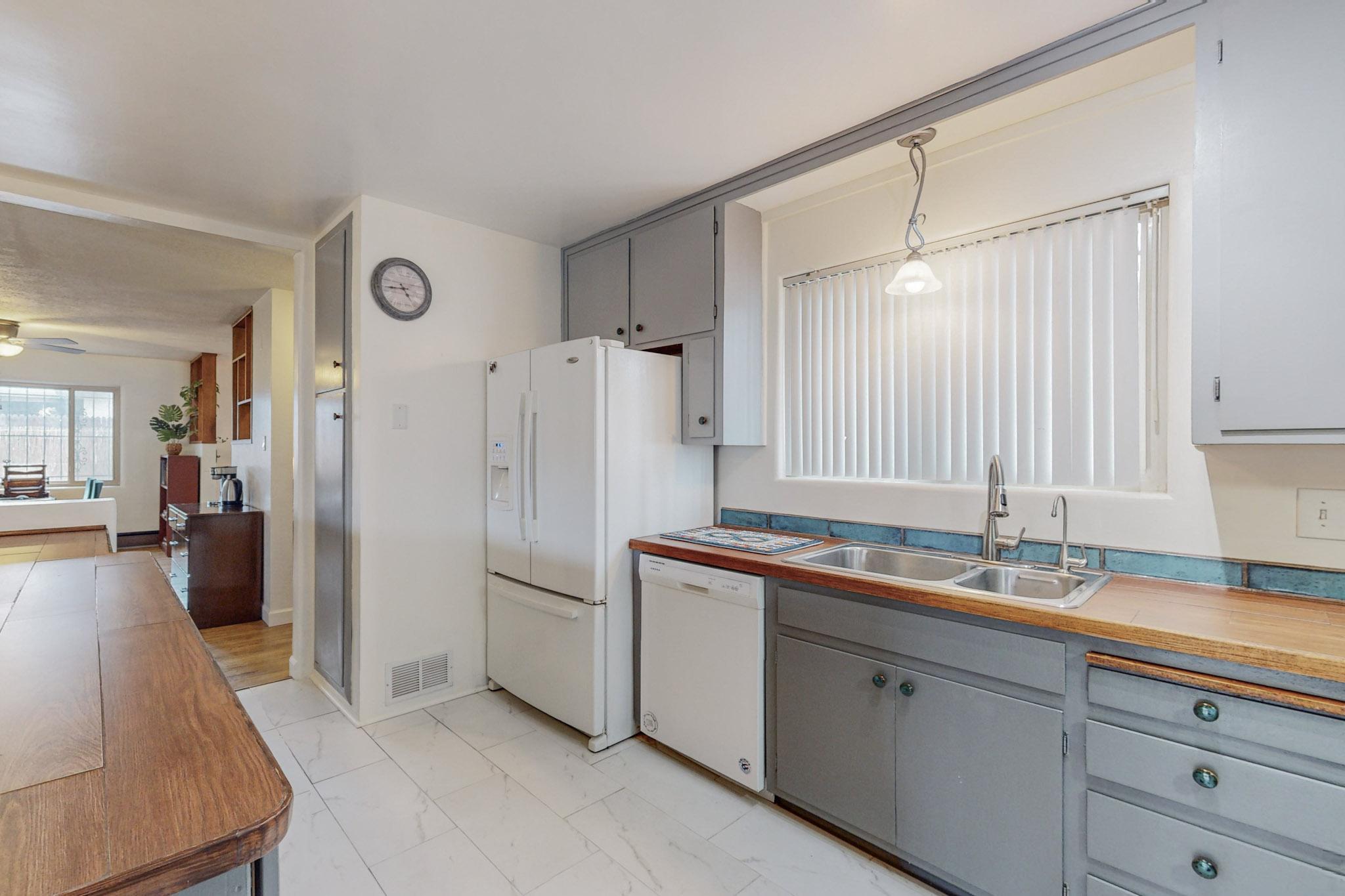 1112 Espanola Street NE