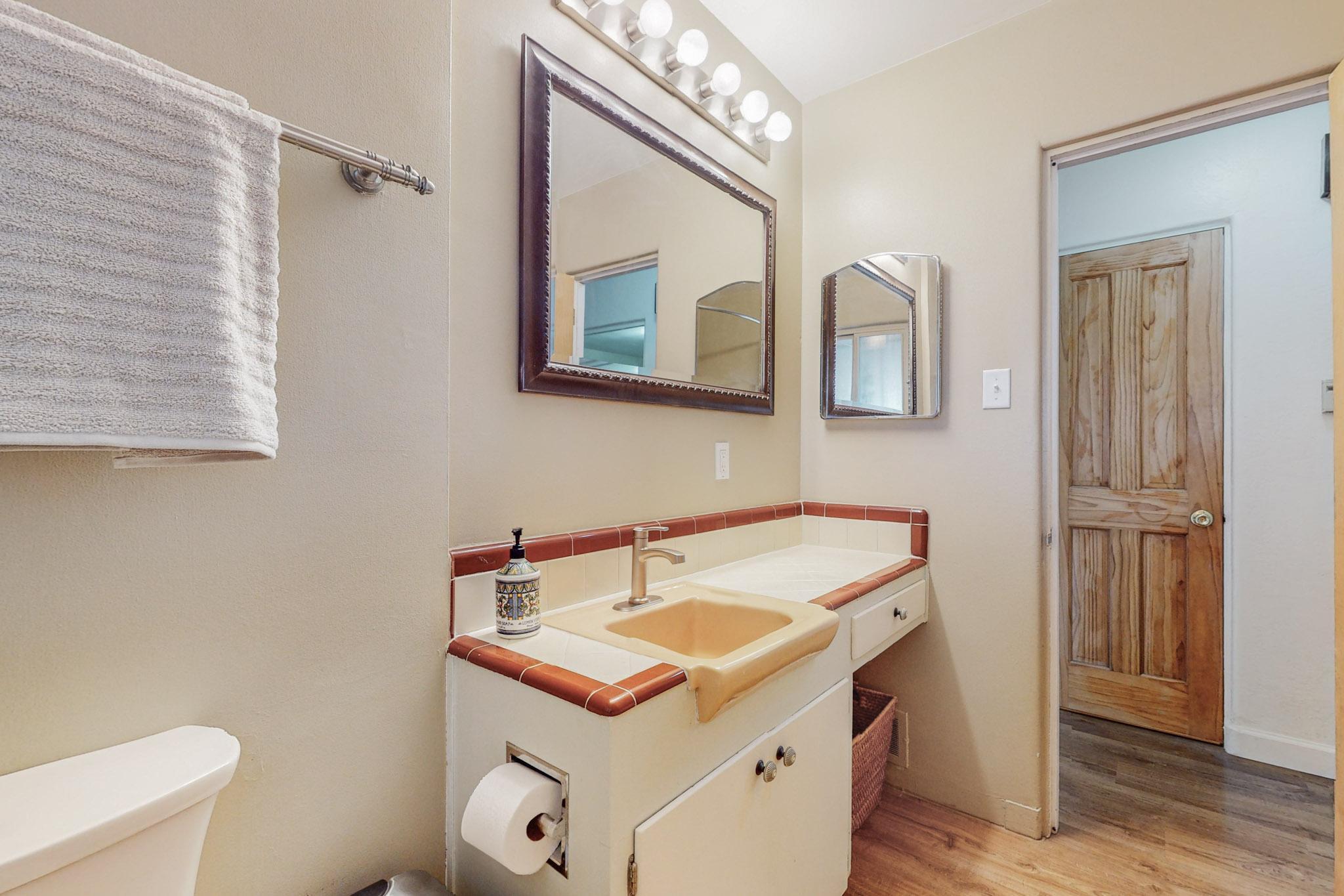 1112 Espanola Street NE