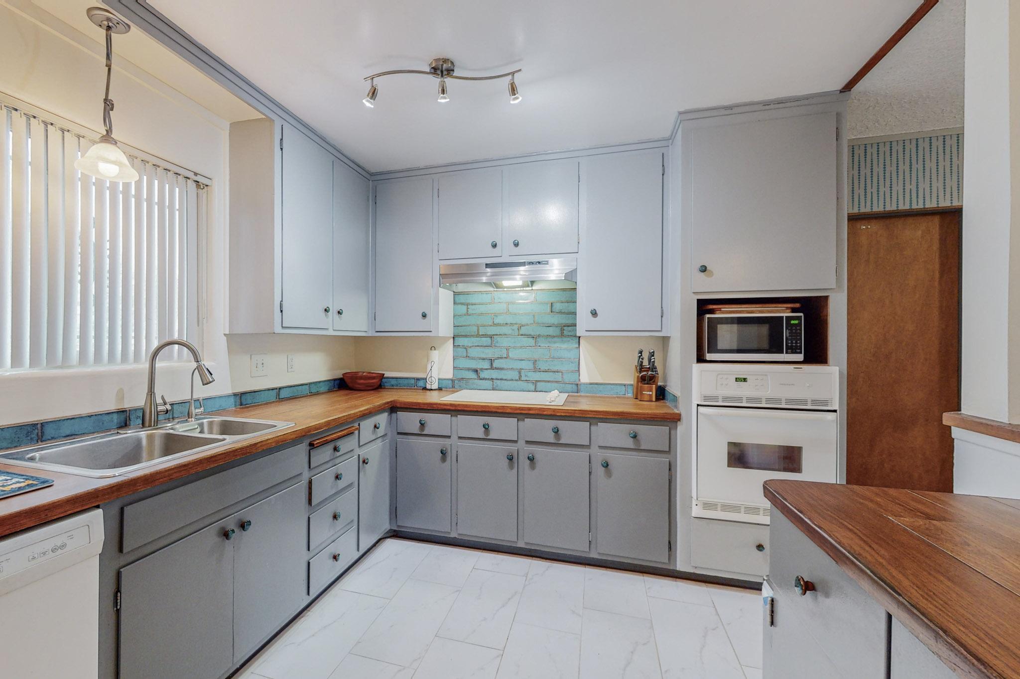 1112 Espanola Street NE