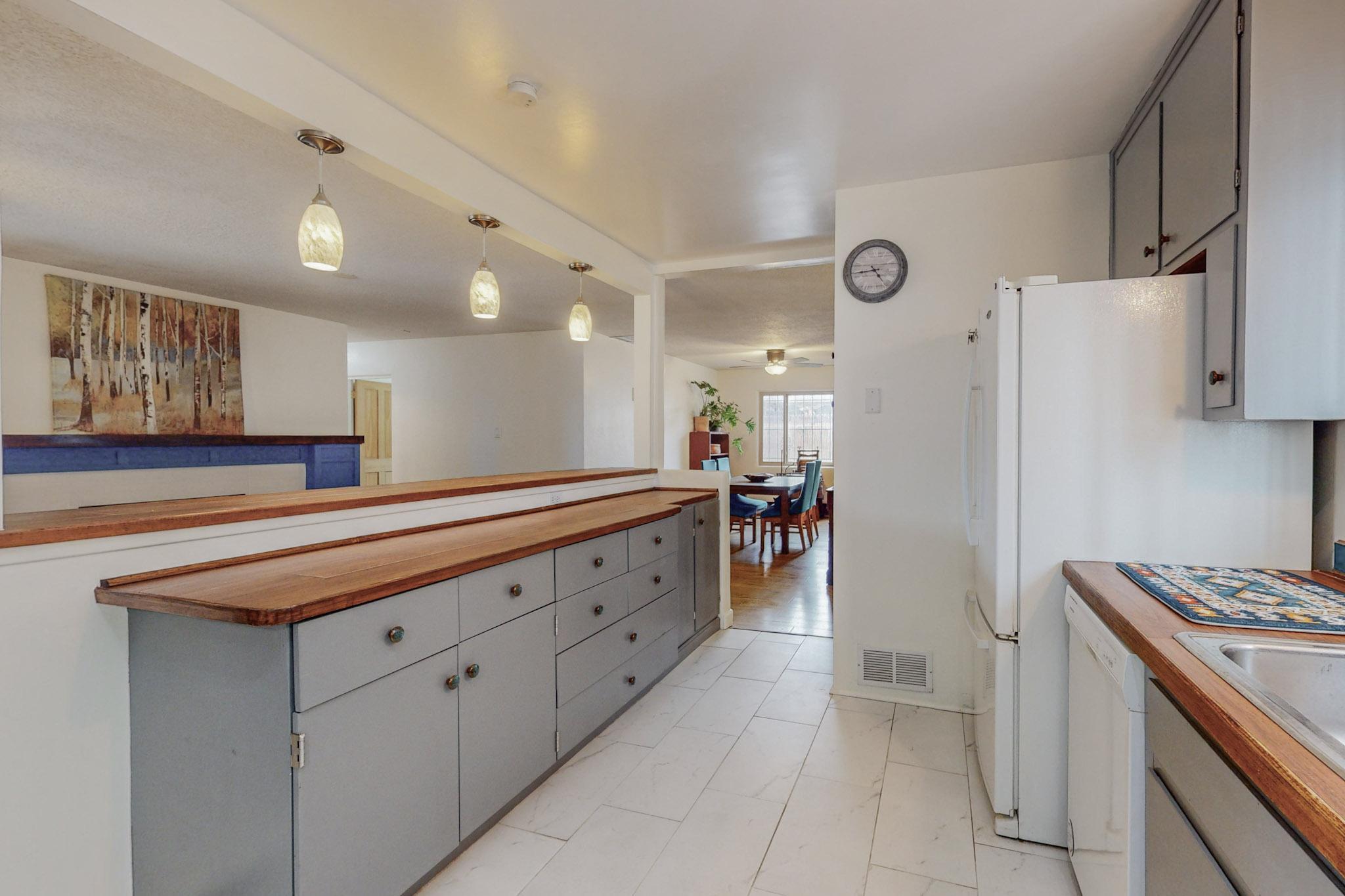 1112 Espanola Street NE