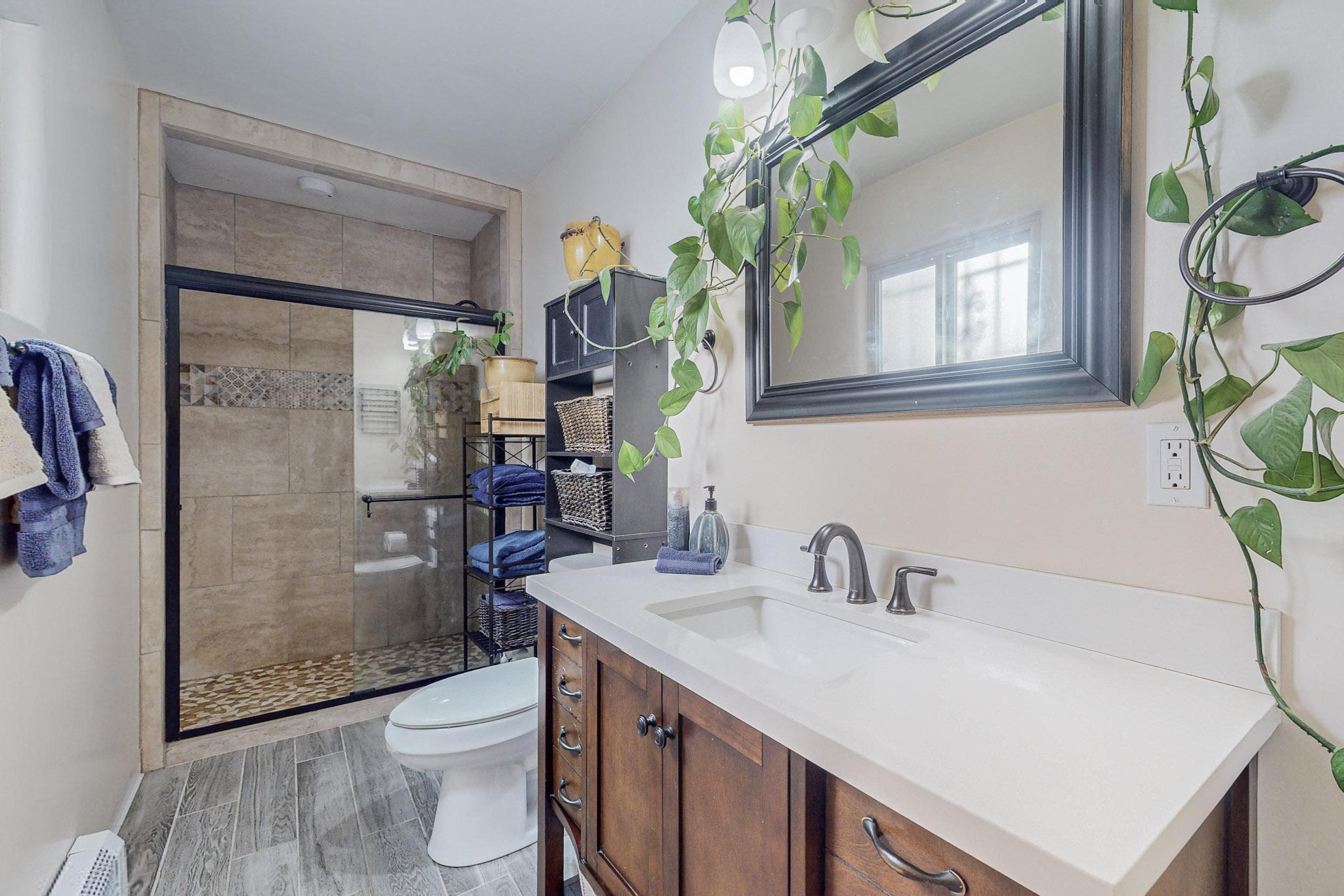 1112 Espanola Street NE