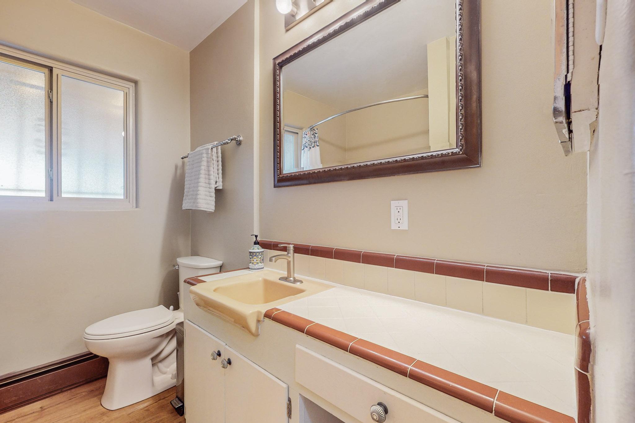 1112 Espanola Street NE