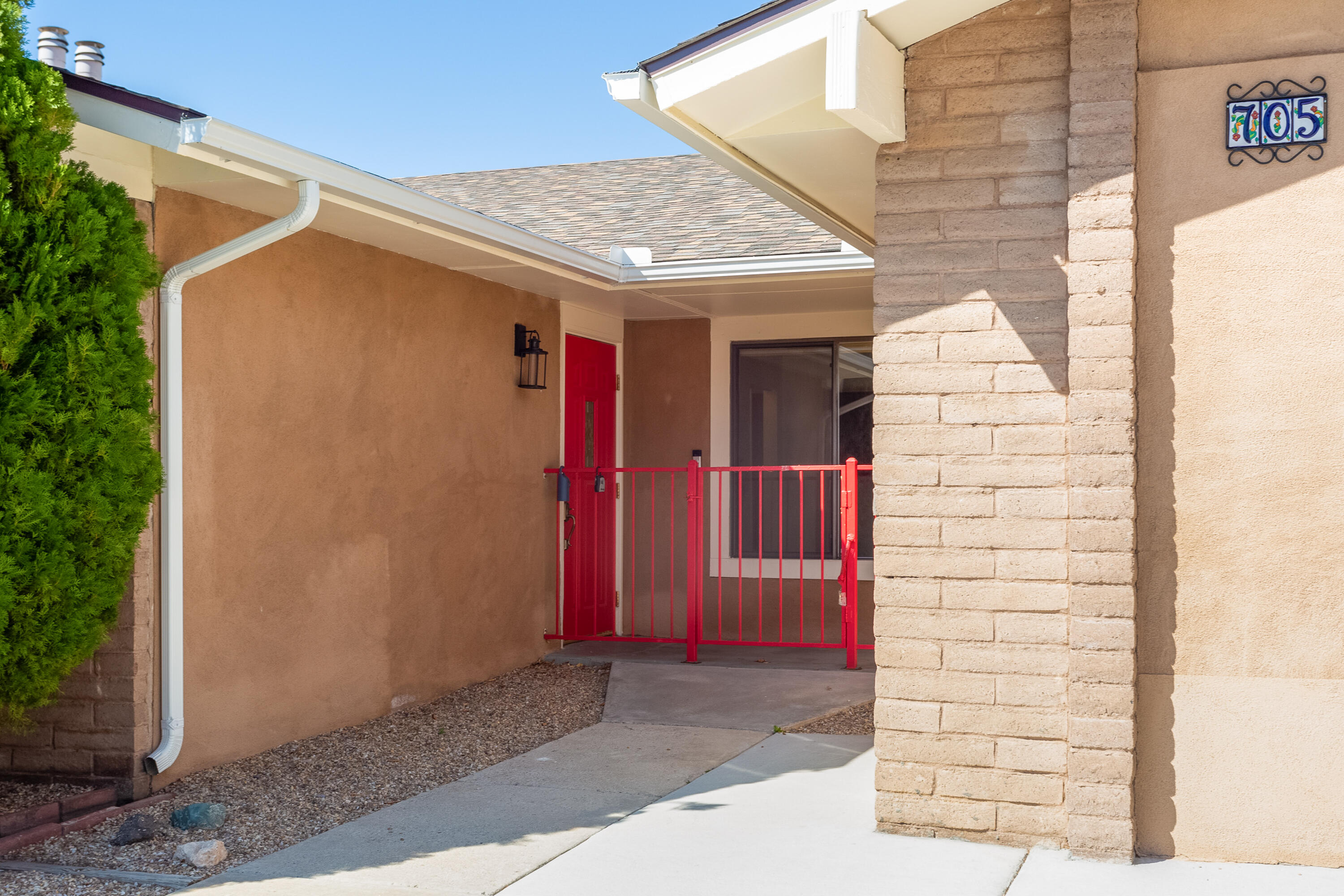 705 Monte Alto Drive NE