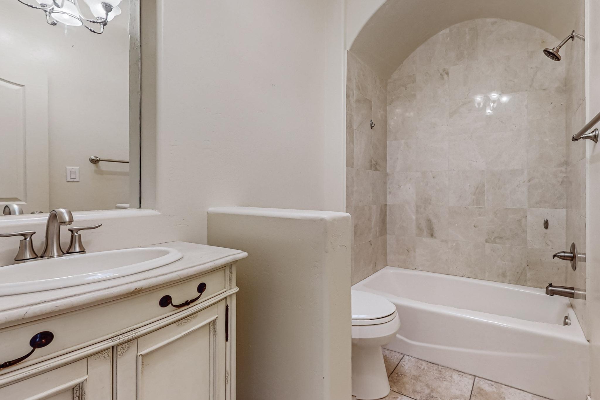 5905 Irving Boulevard NW