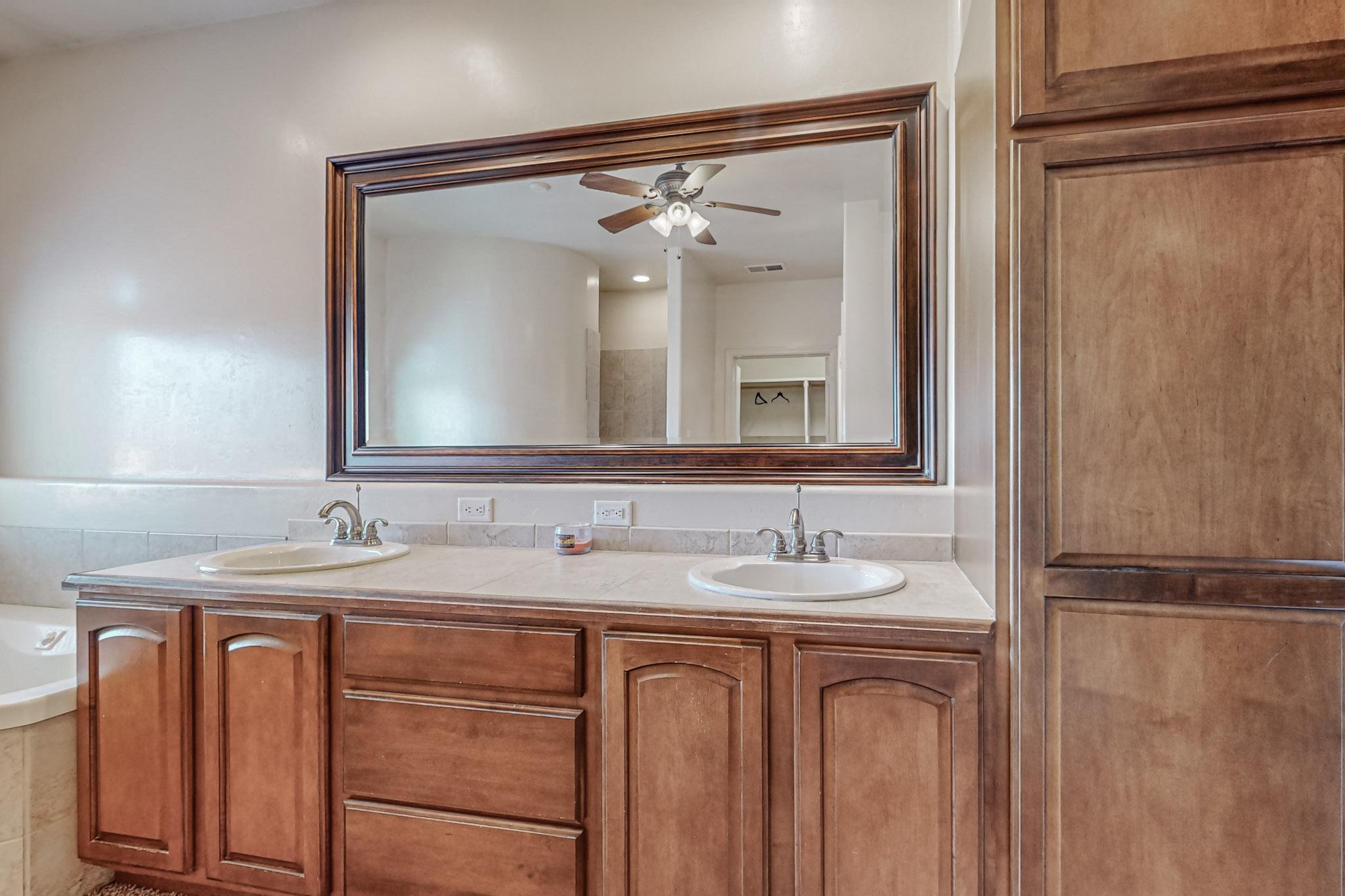 5905 Irving Boulevard NW