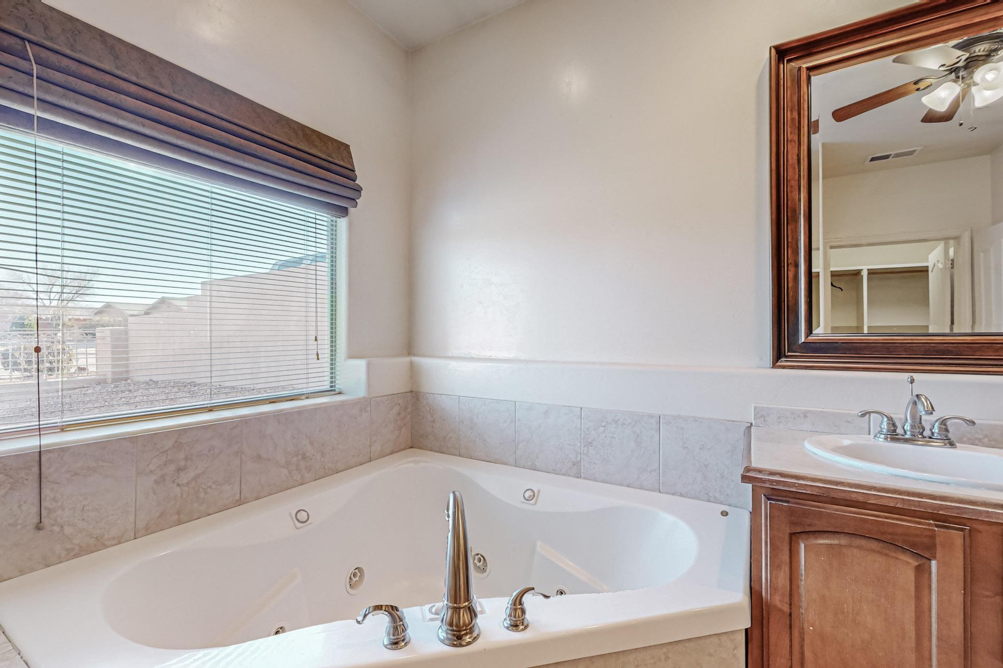 5905 Irving Boulevard NW