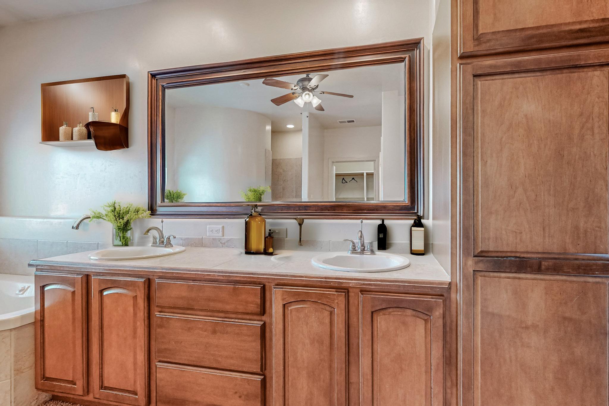 5905 Irving Boulevard NW