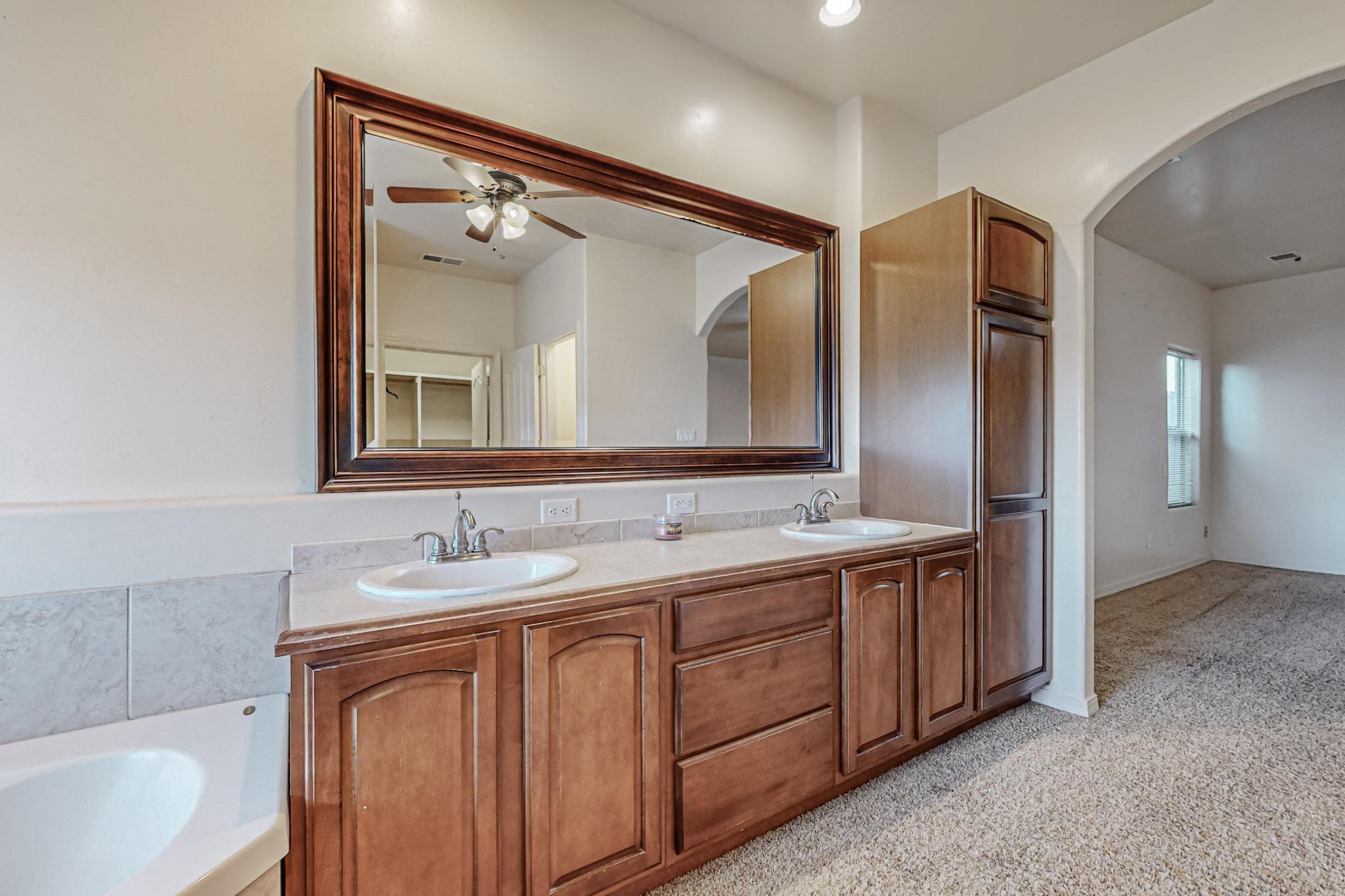 5905 Irving Boulevard NW