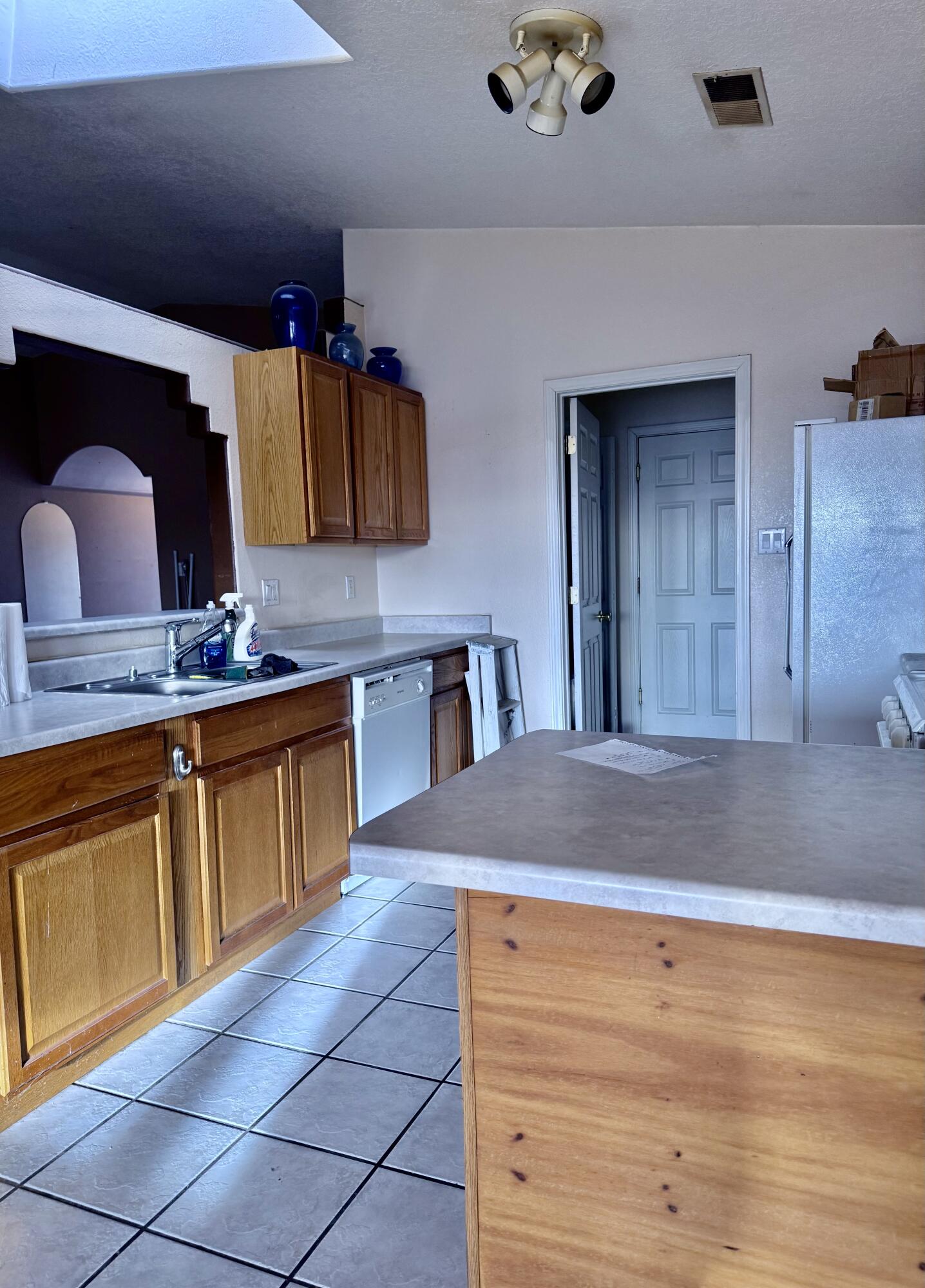 305 Dorothy Street NE