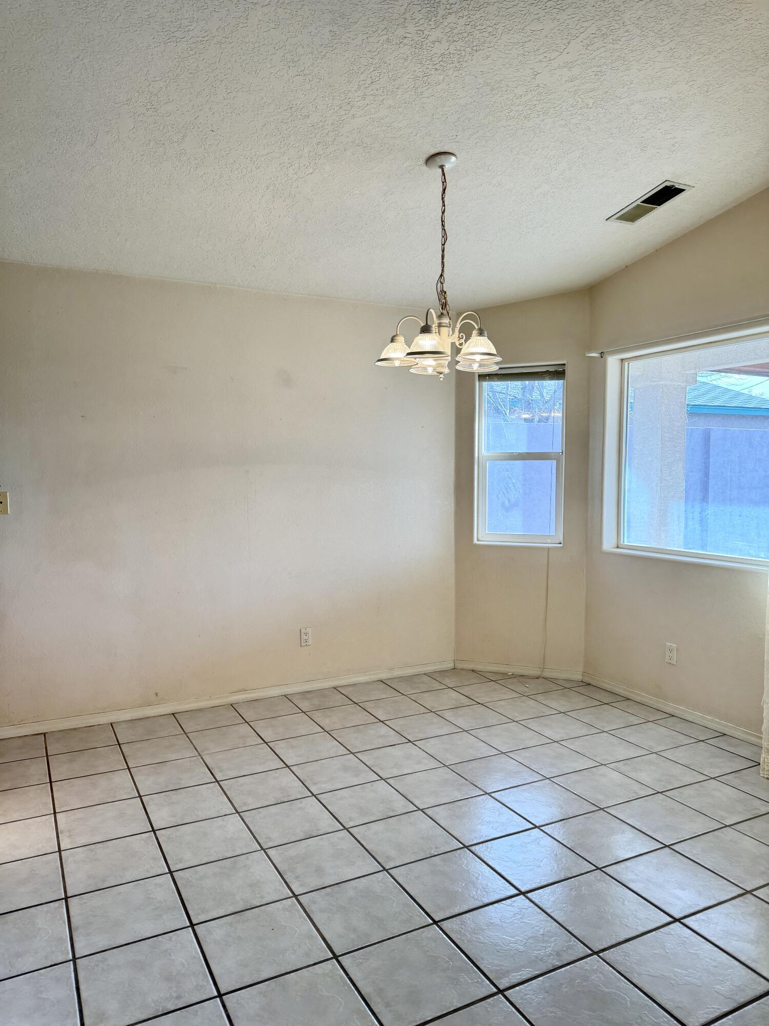 305 Dorothy Street NE