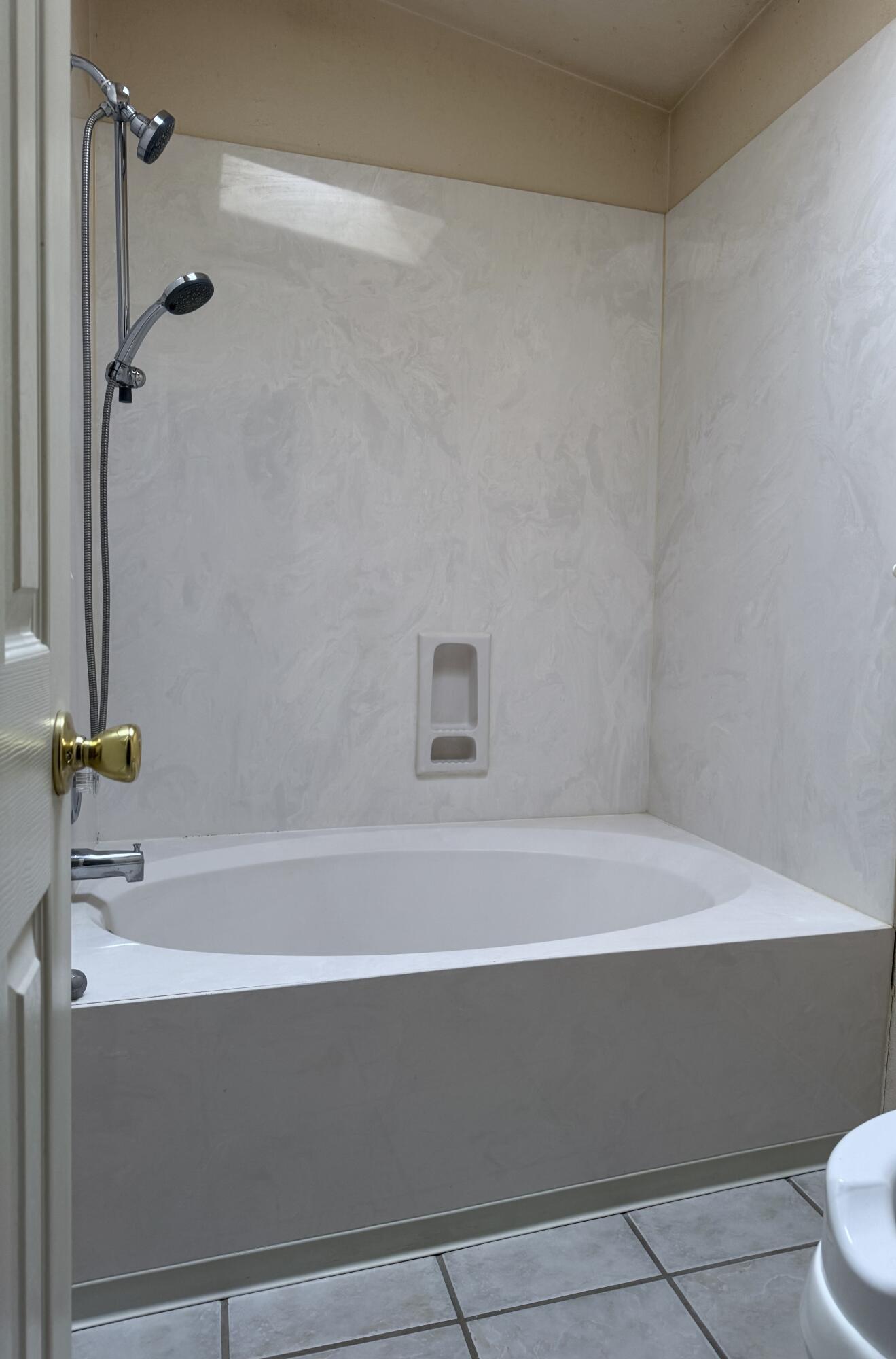 305 Dorothy Street NE