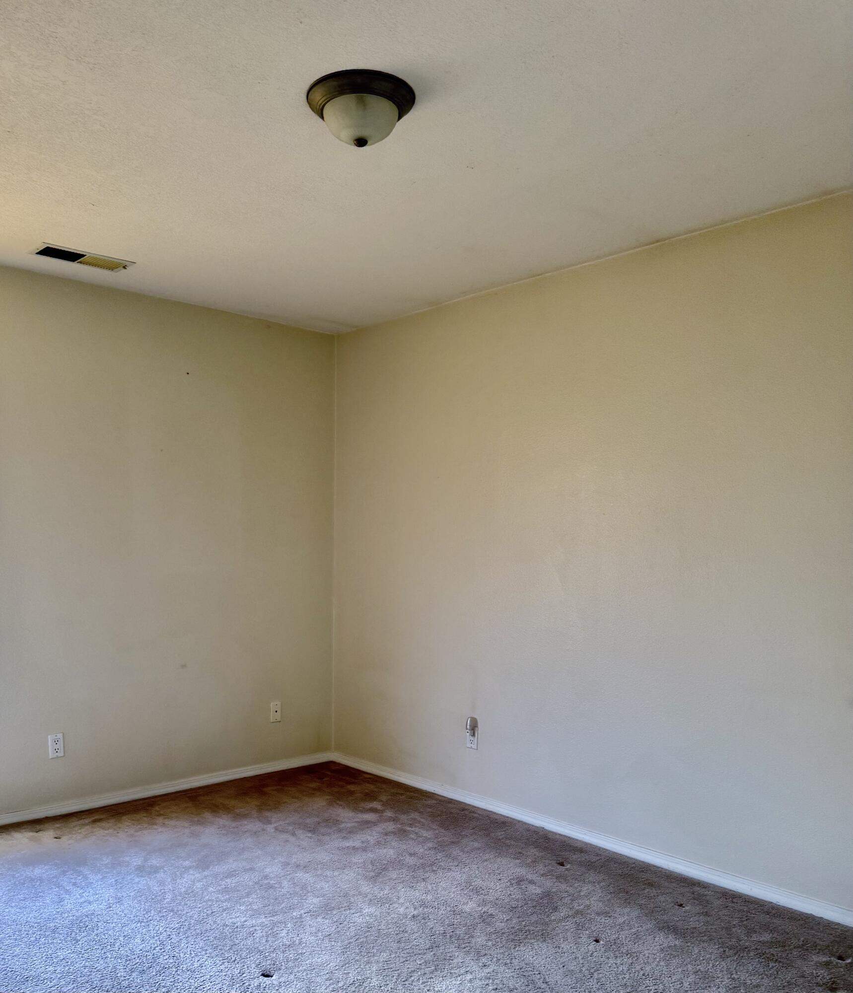 305 Dorothy Street NE