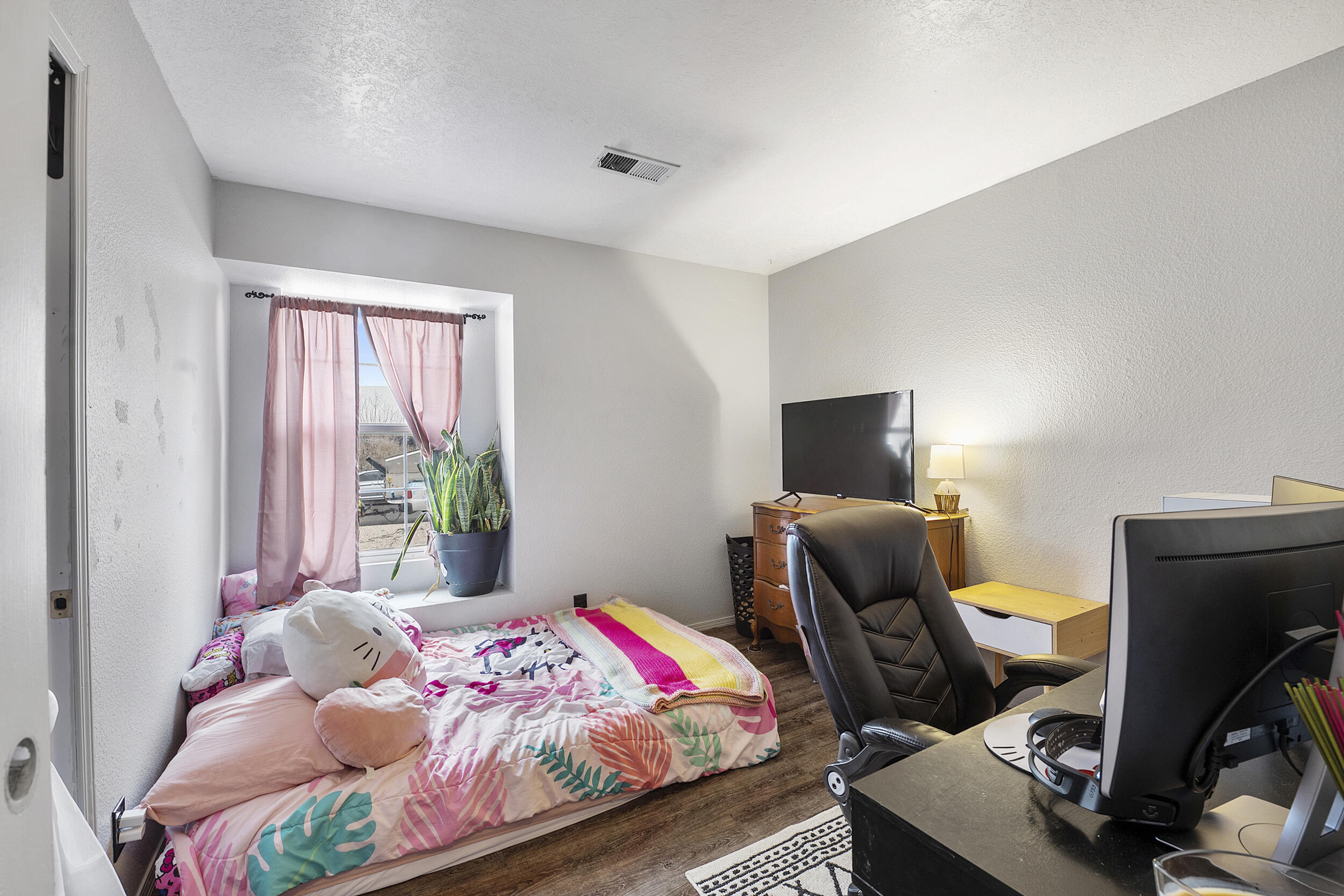 7540 Mackenzie Drive NE