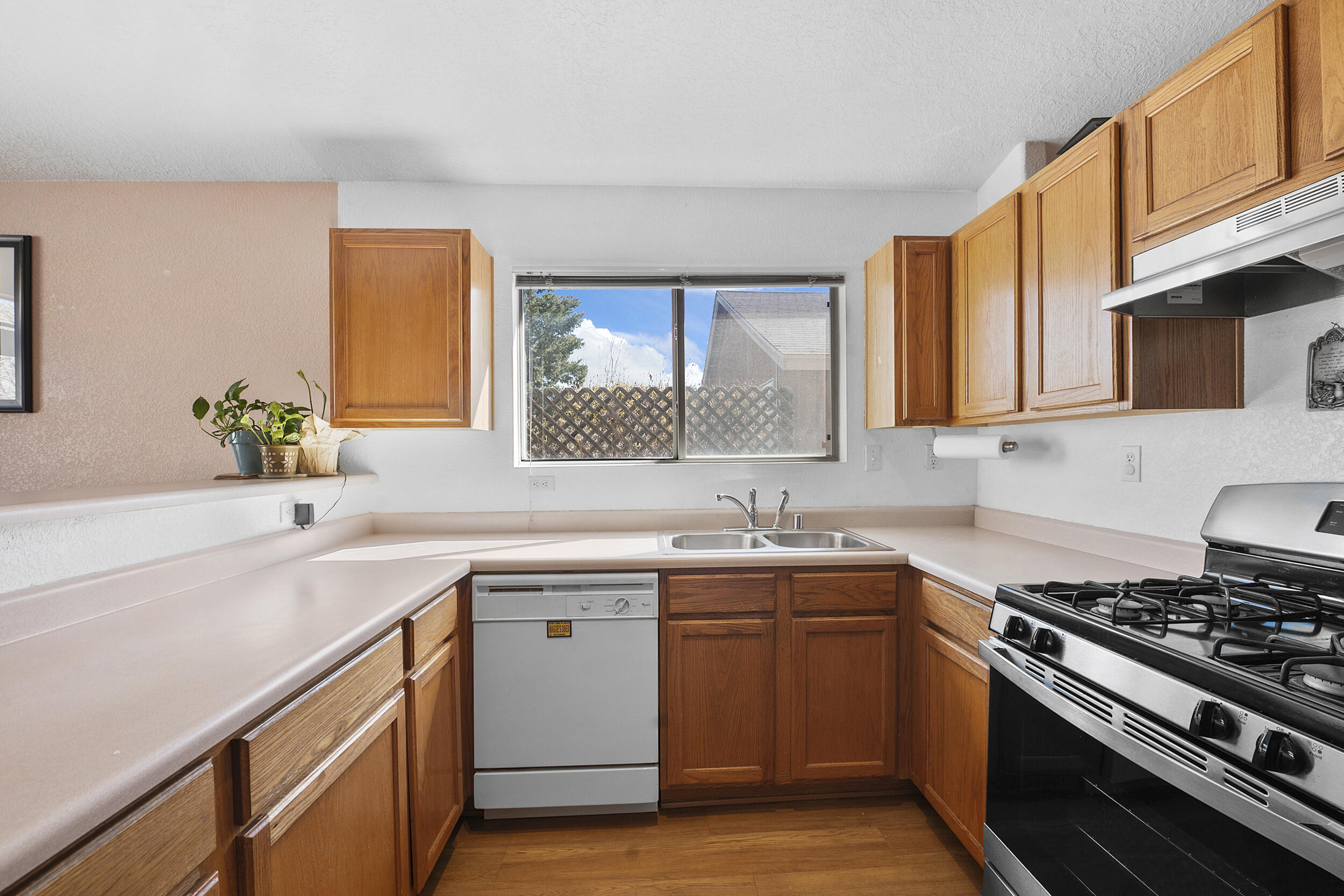 6115 Stargazer Avenue NW