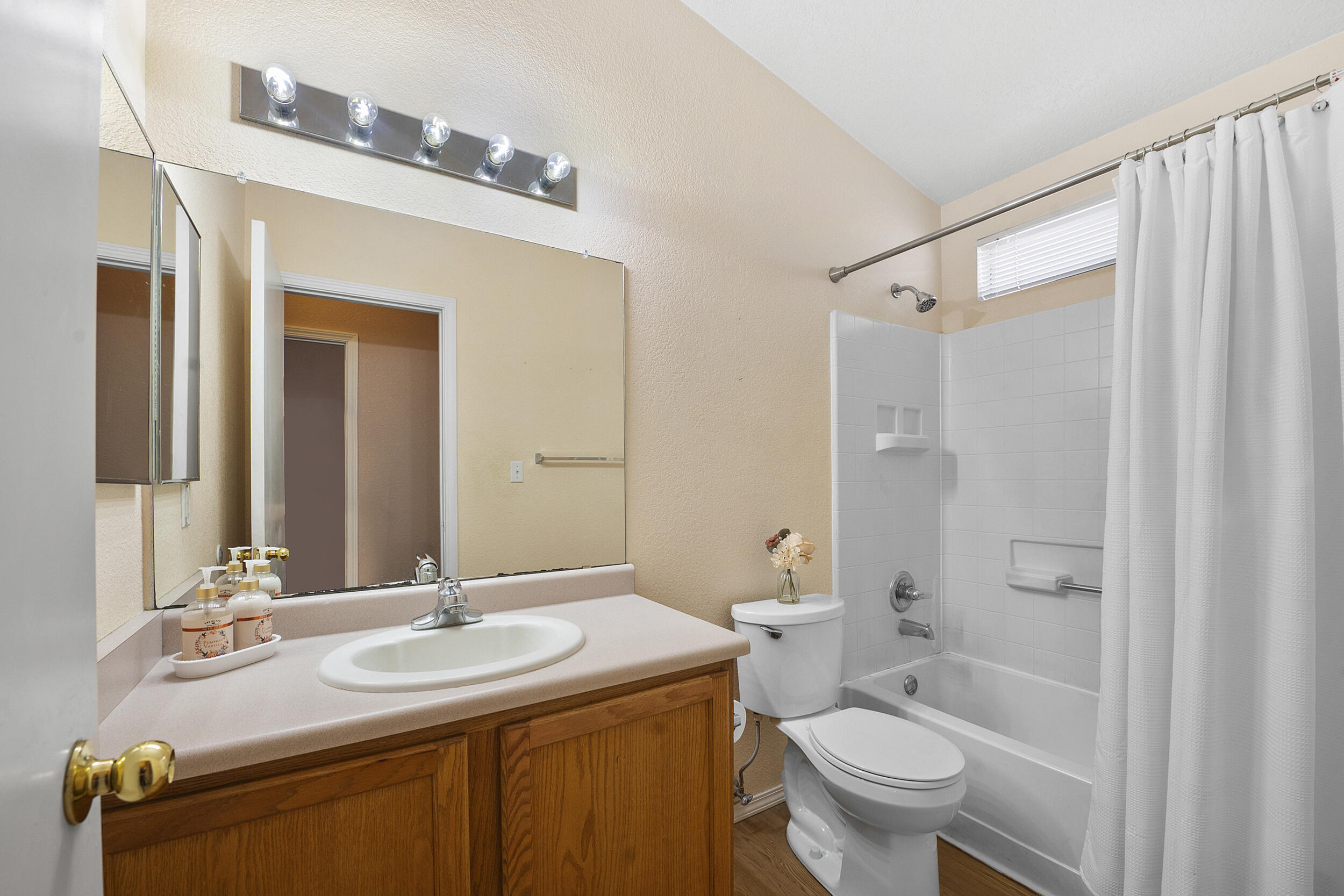 6115 Stargazer Avenue NW