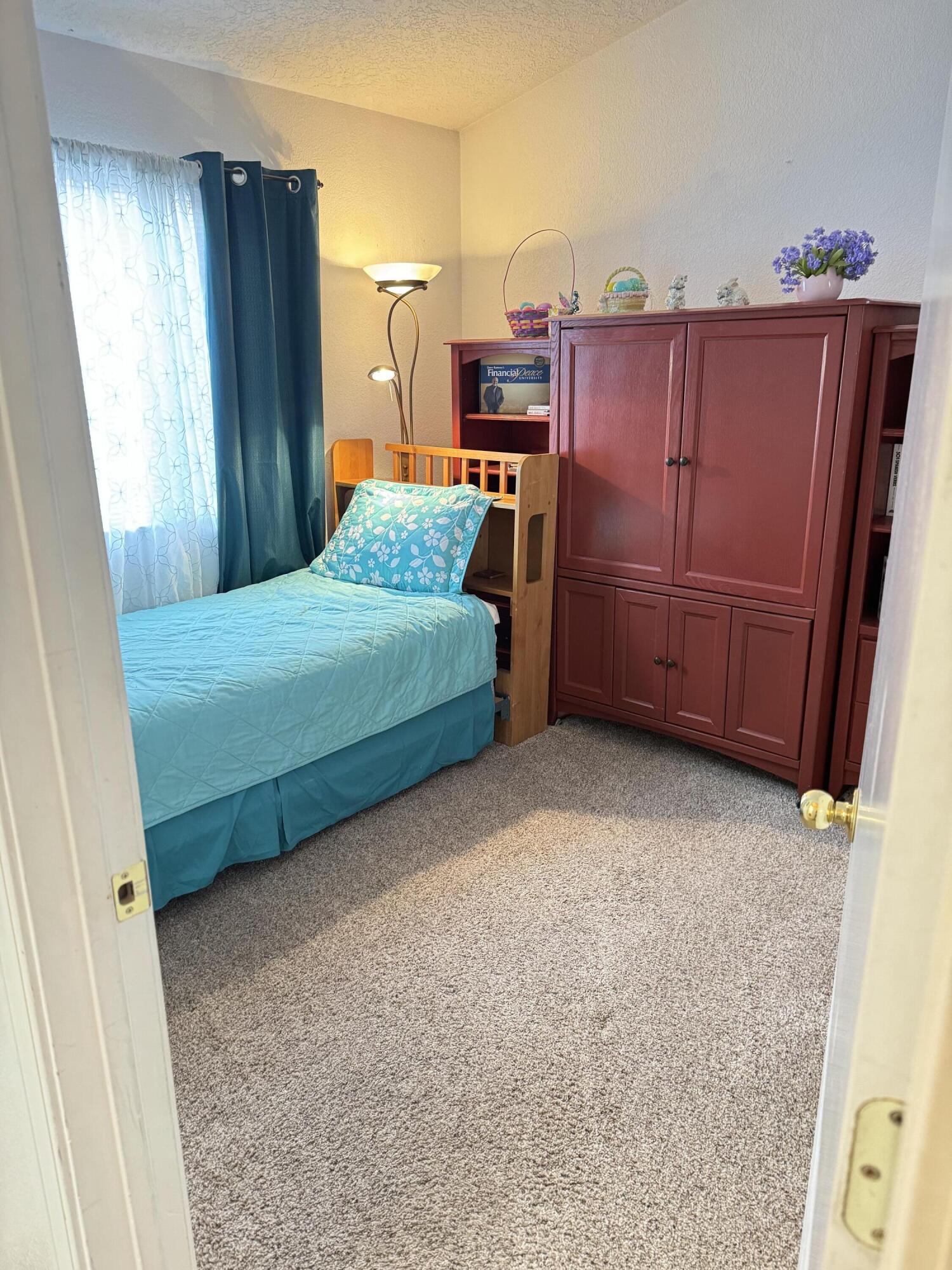 6115 Stargazer Avenue NW