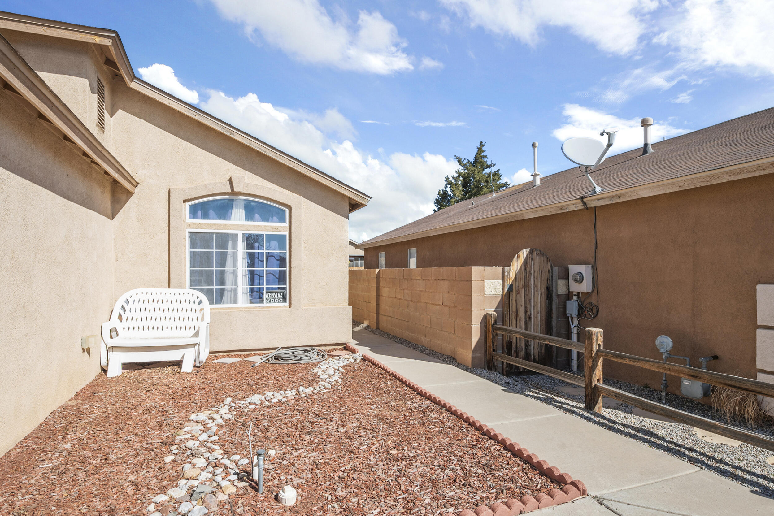 6115 Stargazer Avenue NW