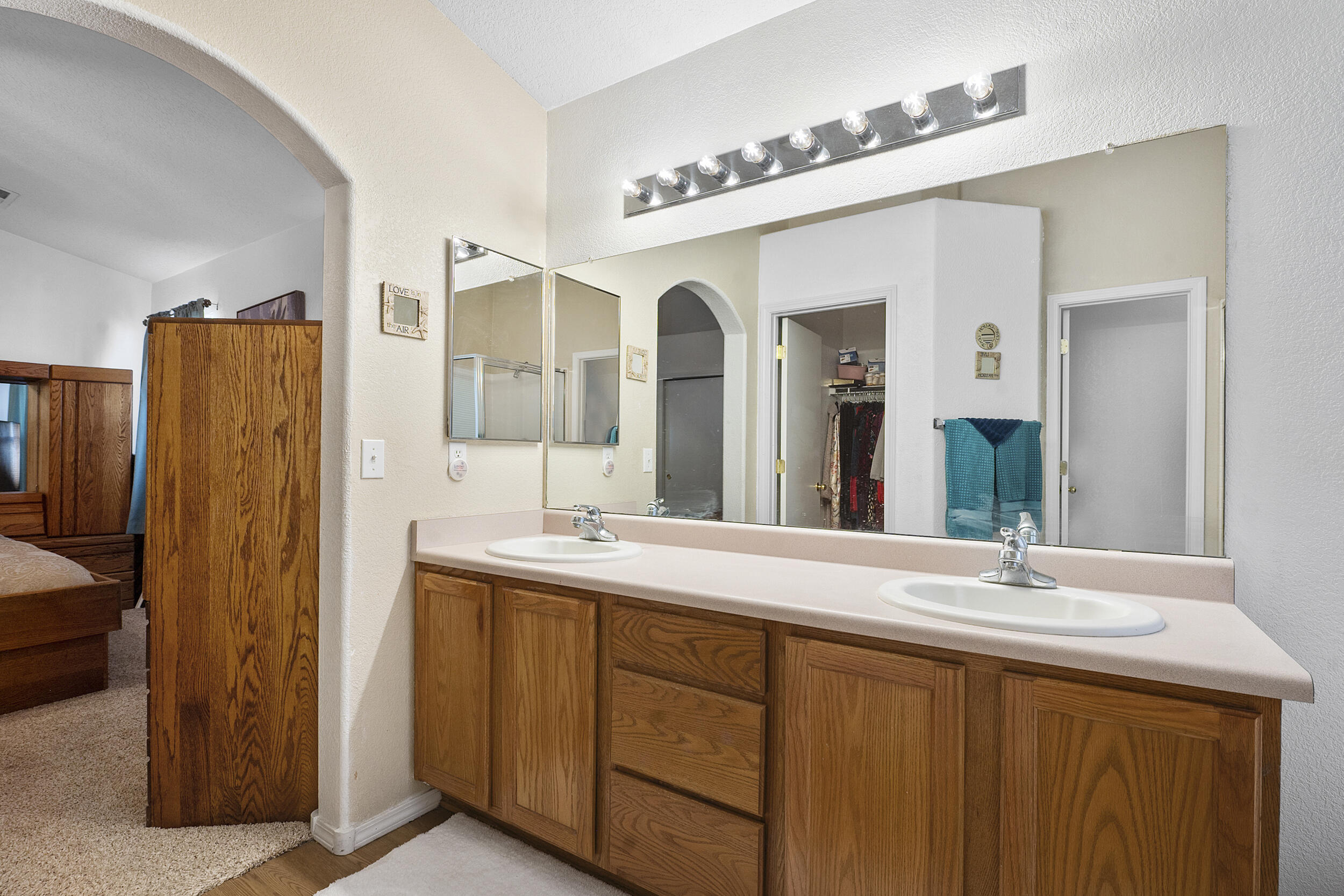 6115 Stargazer Avenue NW