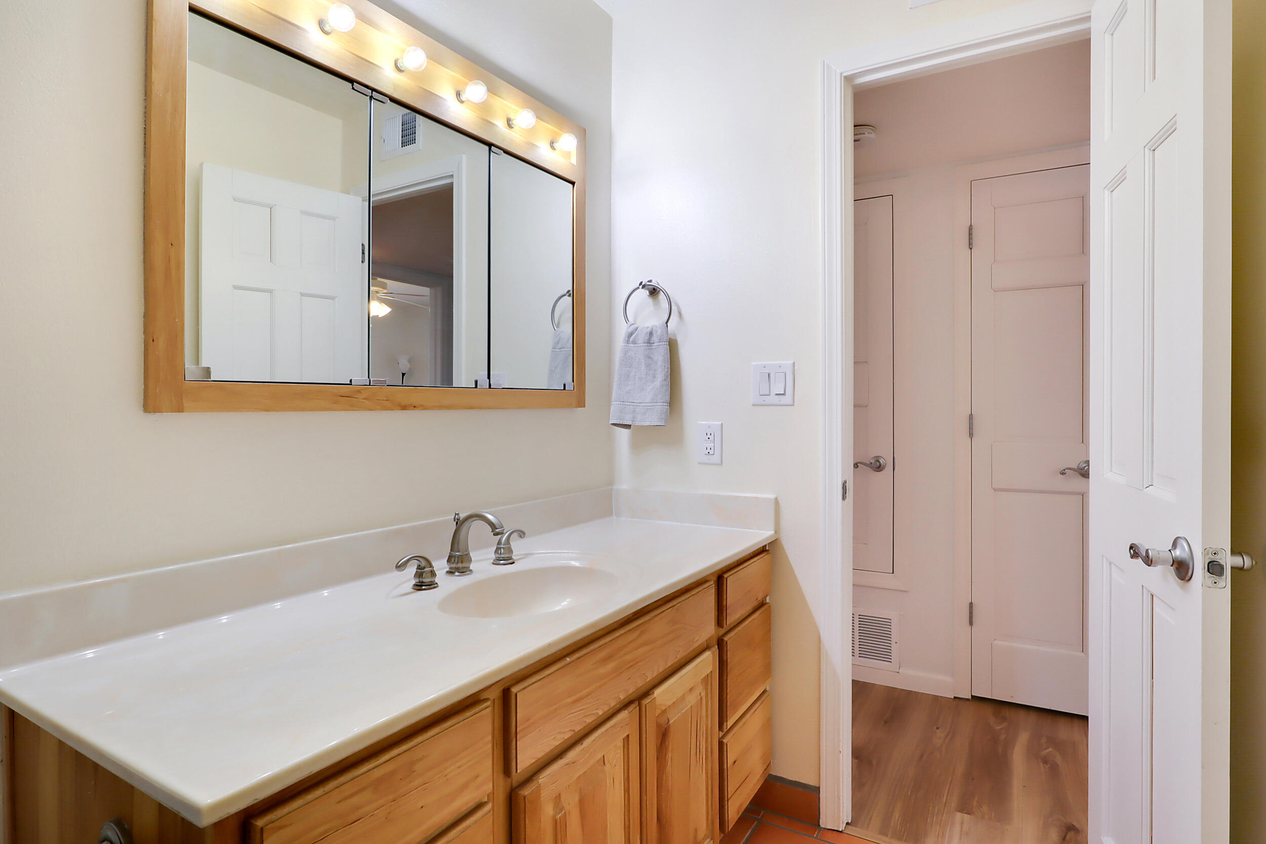 11104 Newcomb Avenue NE