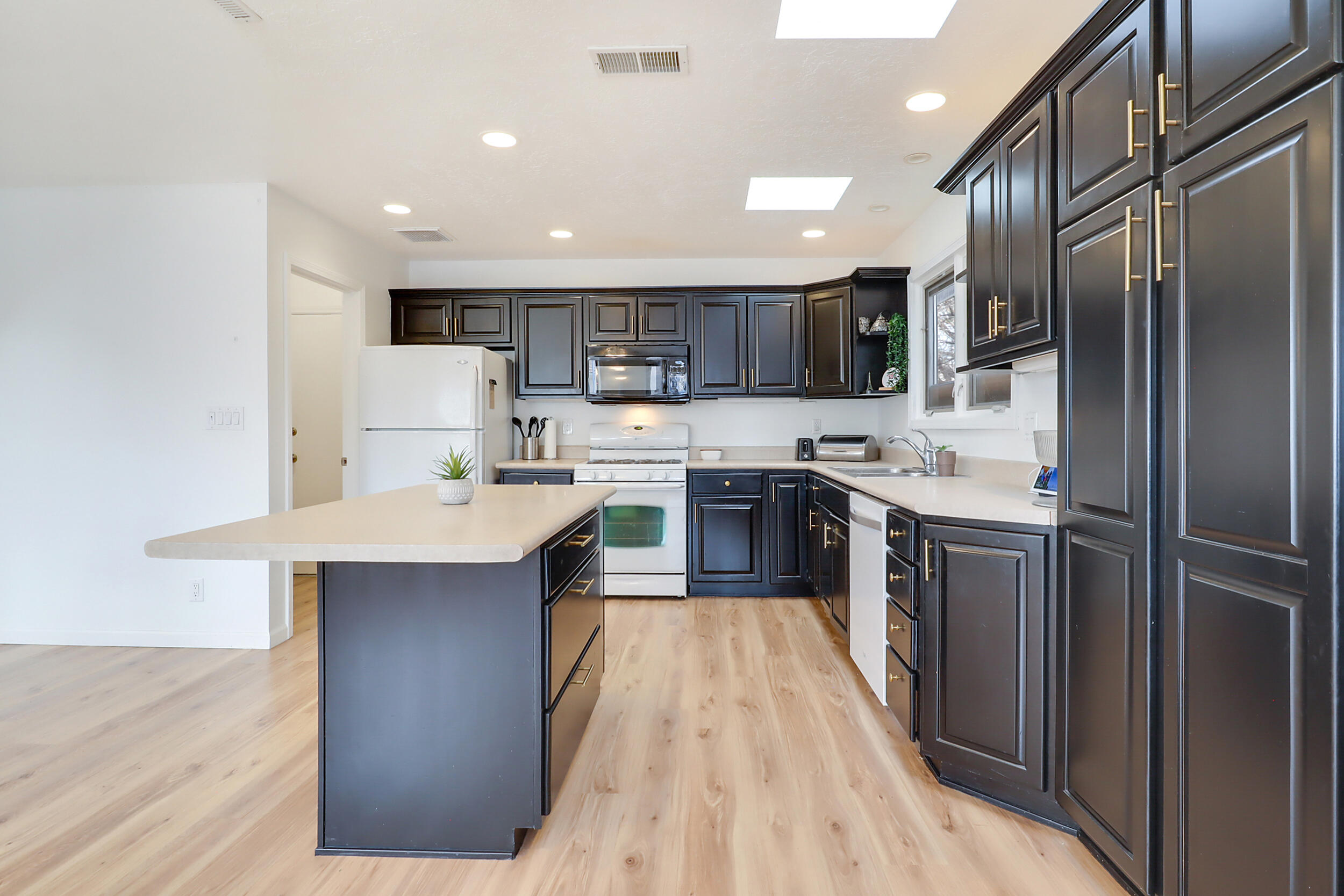 11104 Newcomb Avenue NE