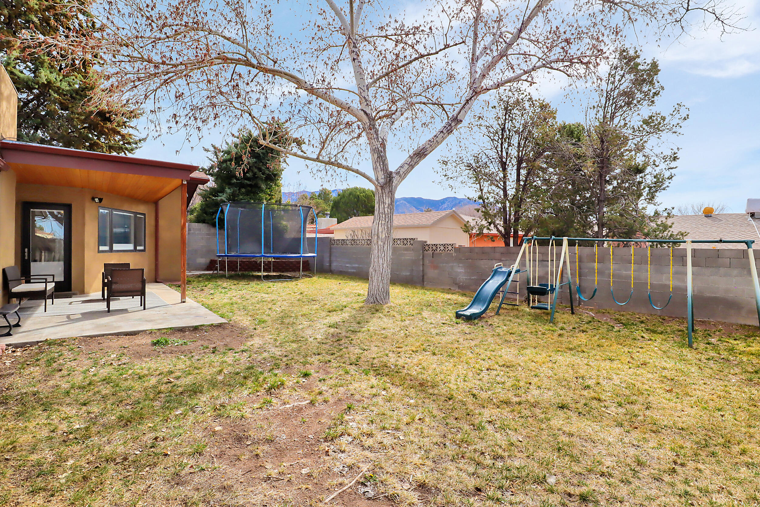 11104 Newcomb Avenue NE