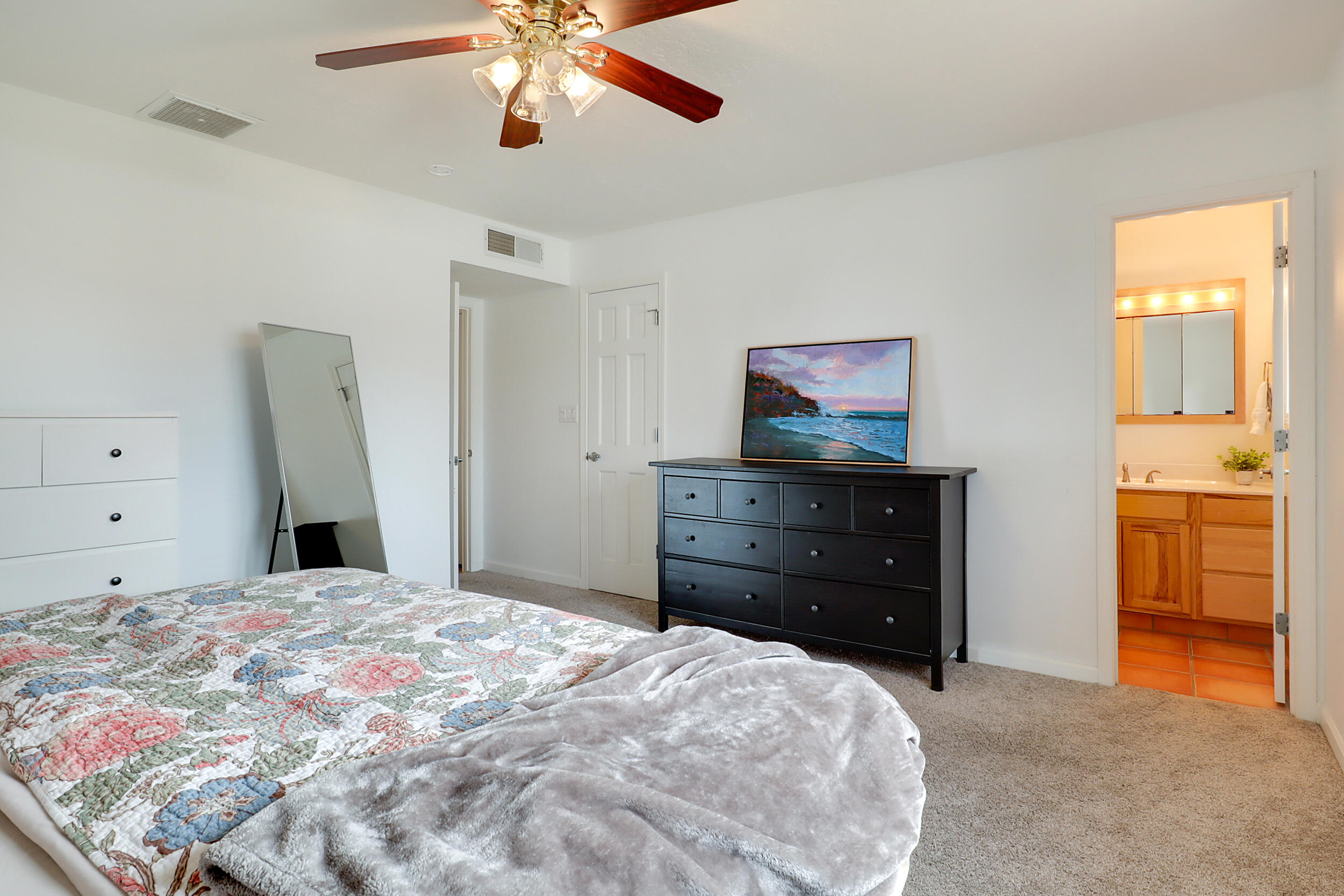 11104 Newcomb Avenue NE