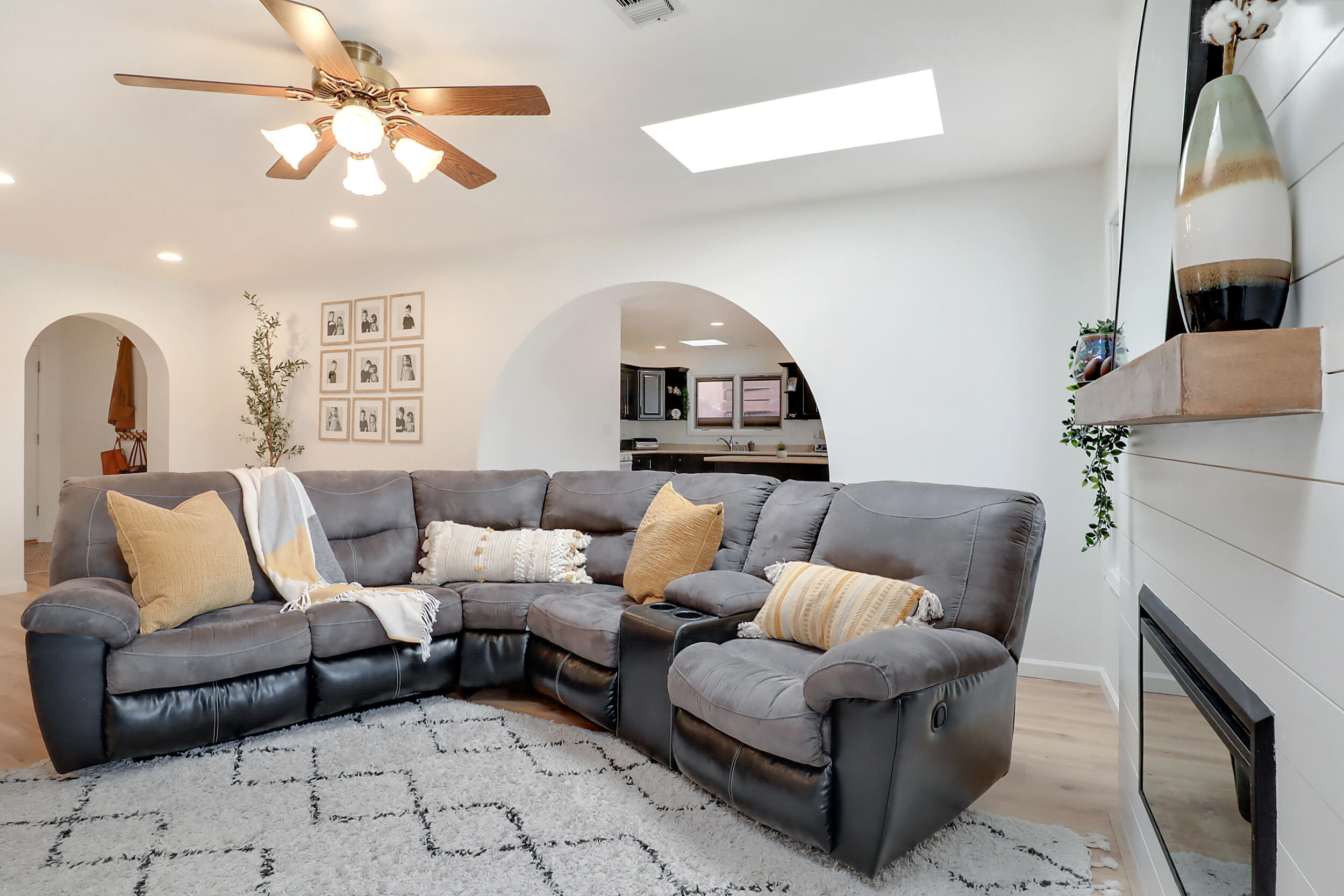 11104 Newcomb Avenue NE