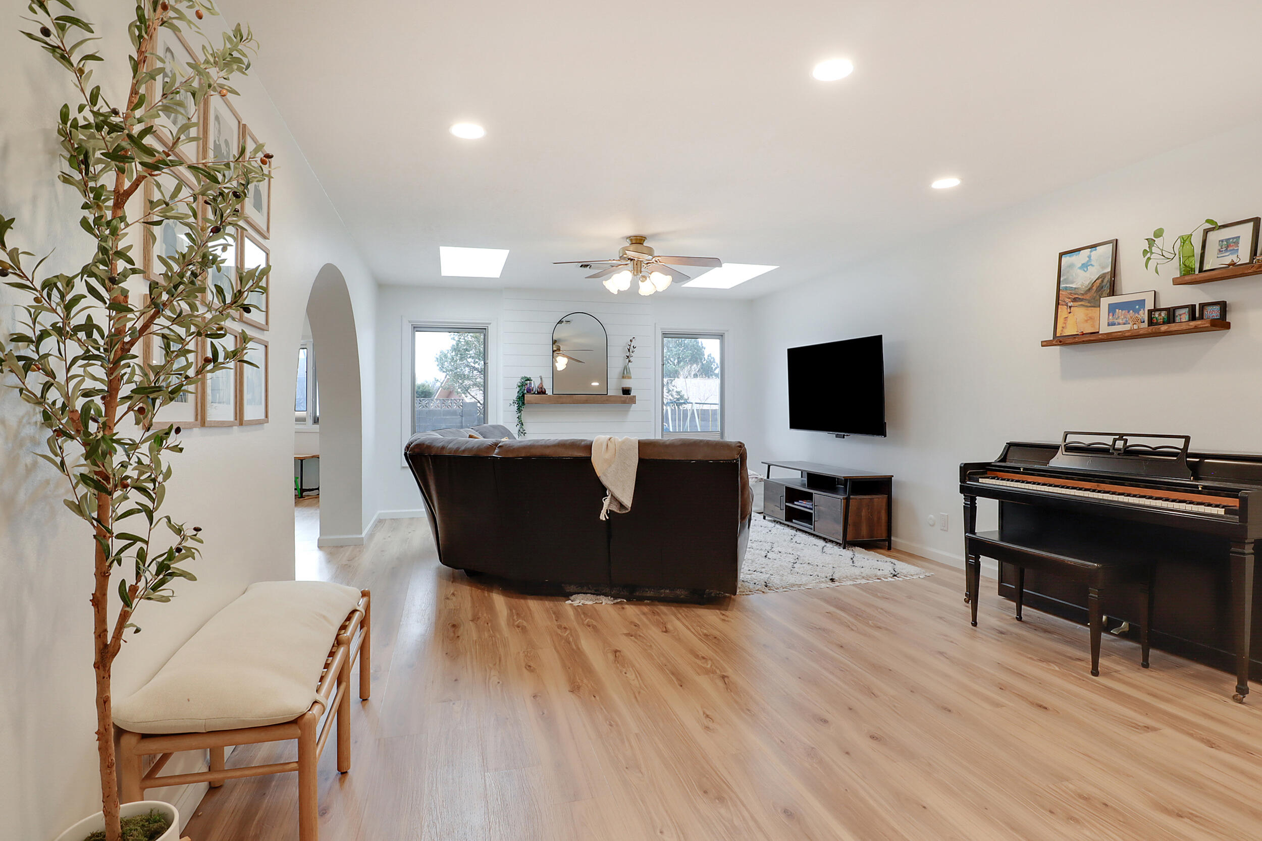 11104 Newcomb Avenue NE