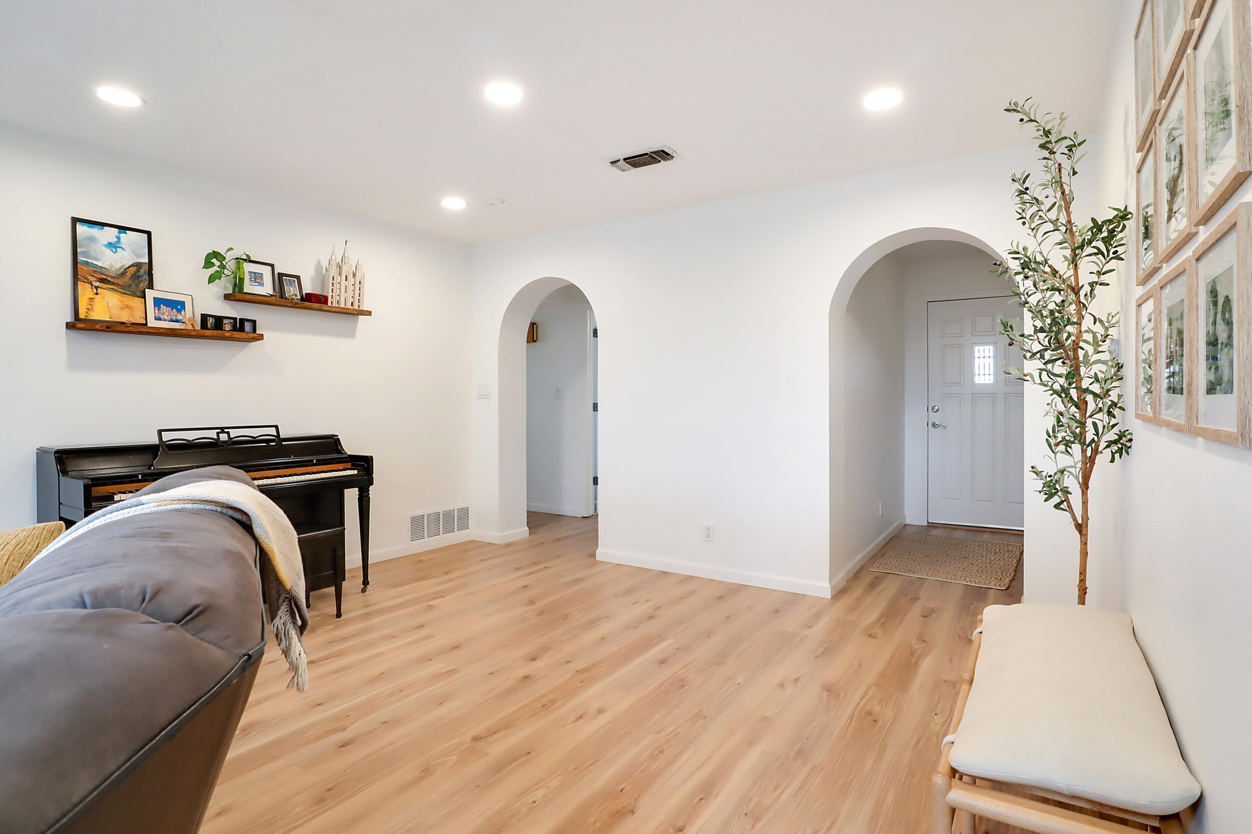 11104 Newcomb Avenue NE