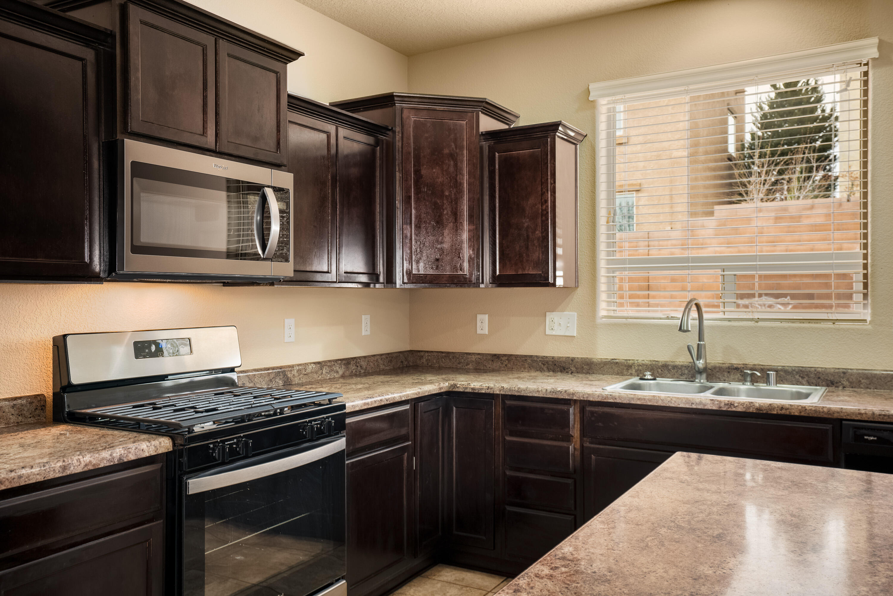 2000 Las Brisas Circle SE