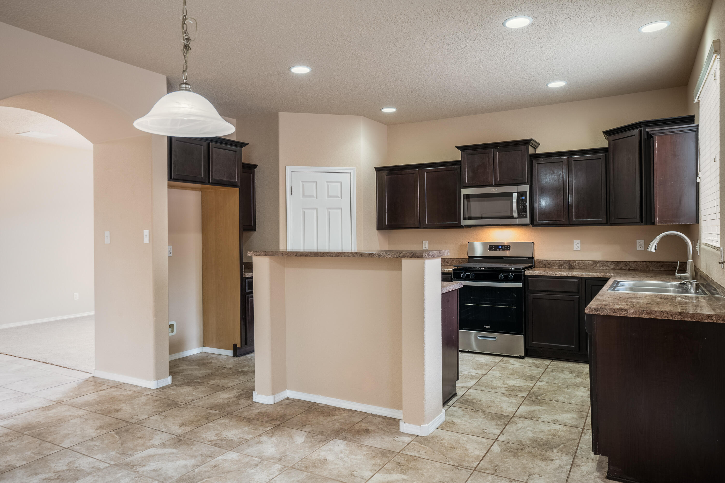 2000 Las Brisas Circle SE