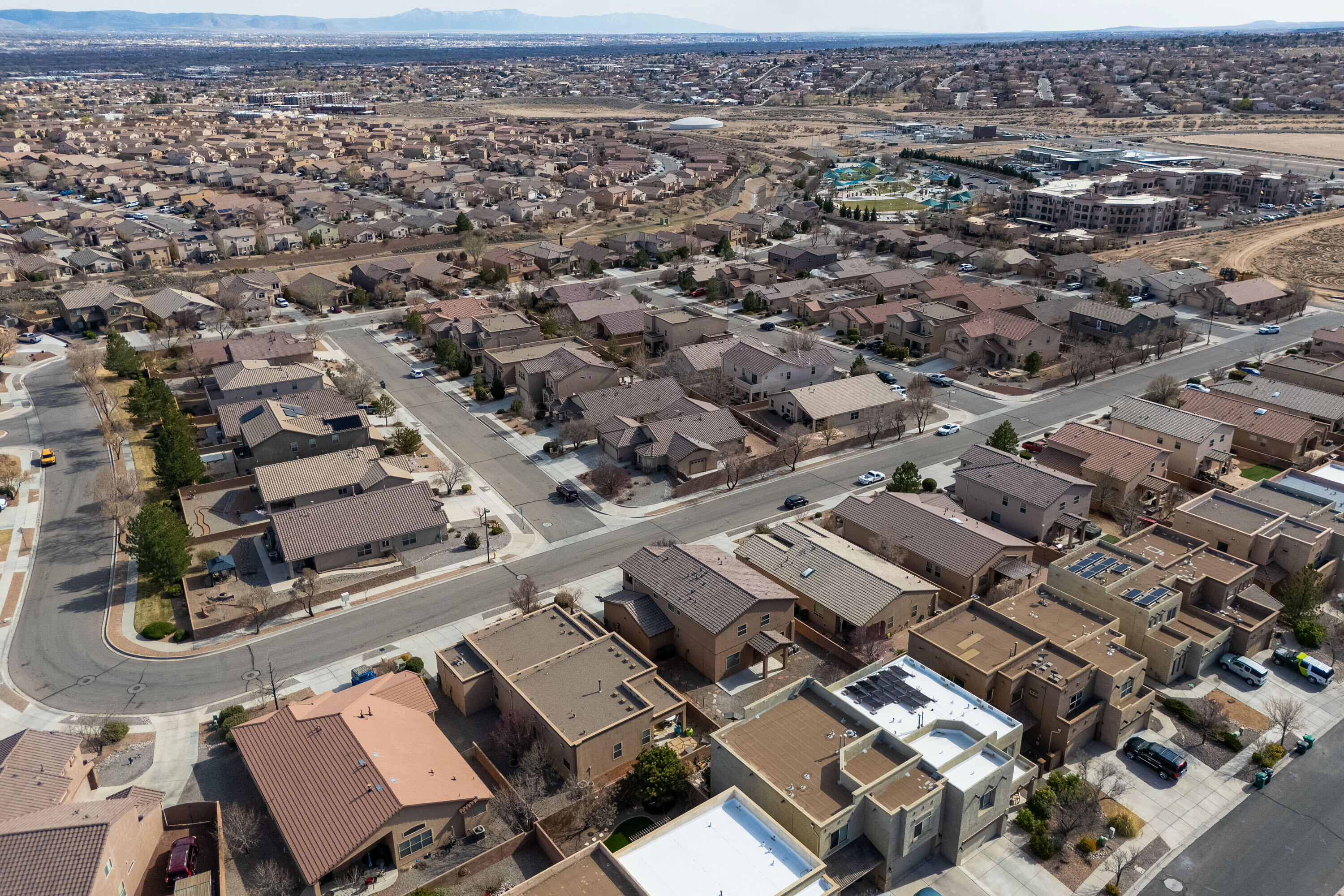 2000 Las Brisas Circle SE