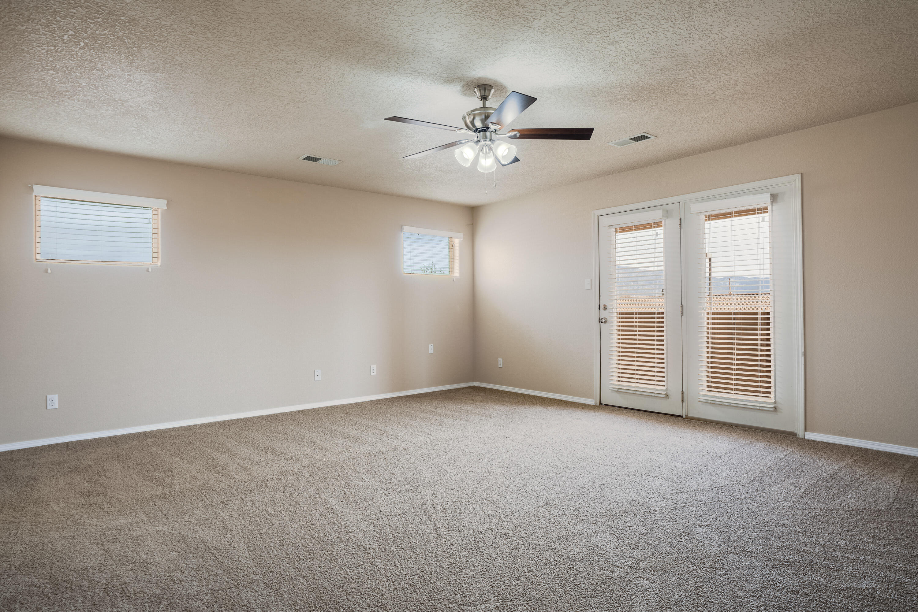 2000 Las Brisas Circle SE