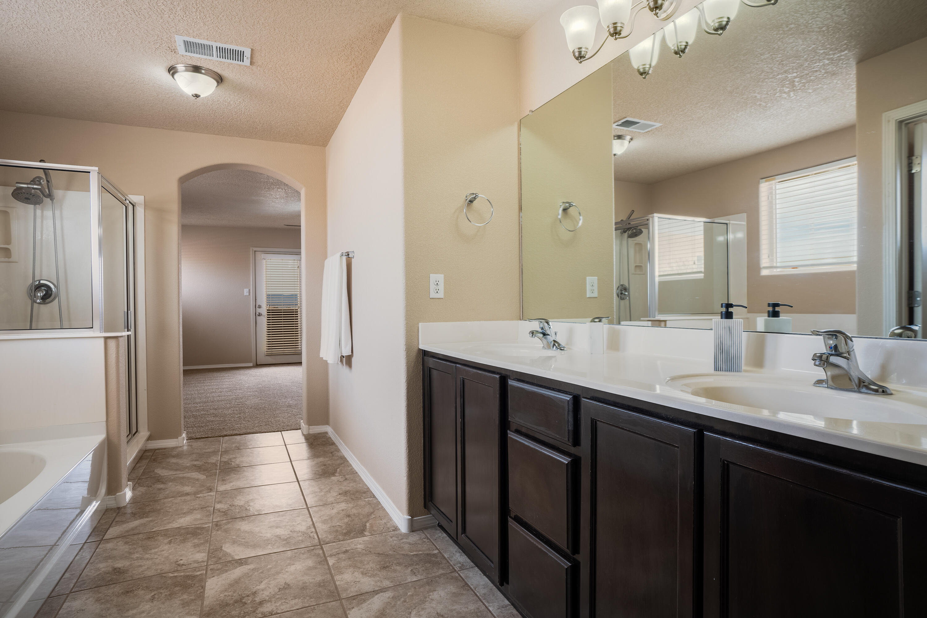 2000 Las Brisas Circle SE