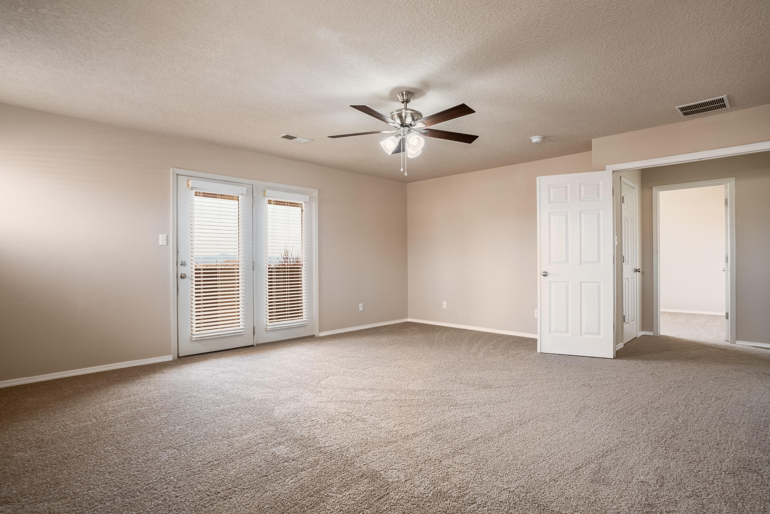 2000 Las Brisas Circle SE