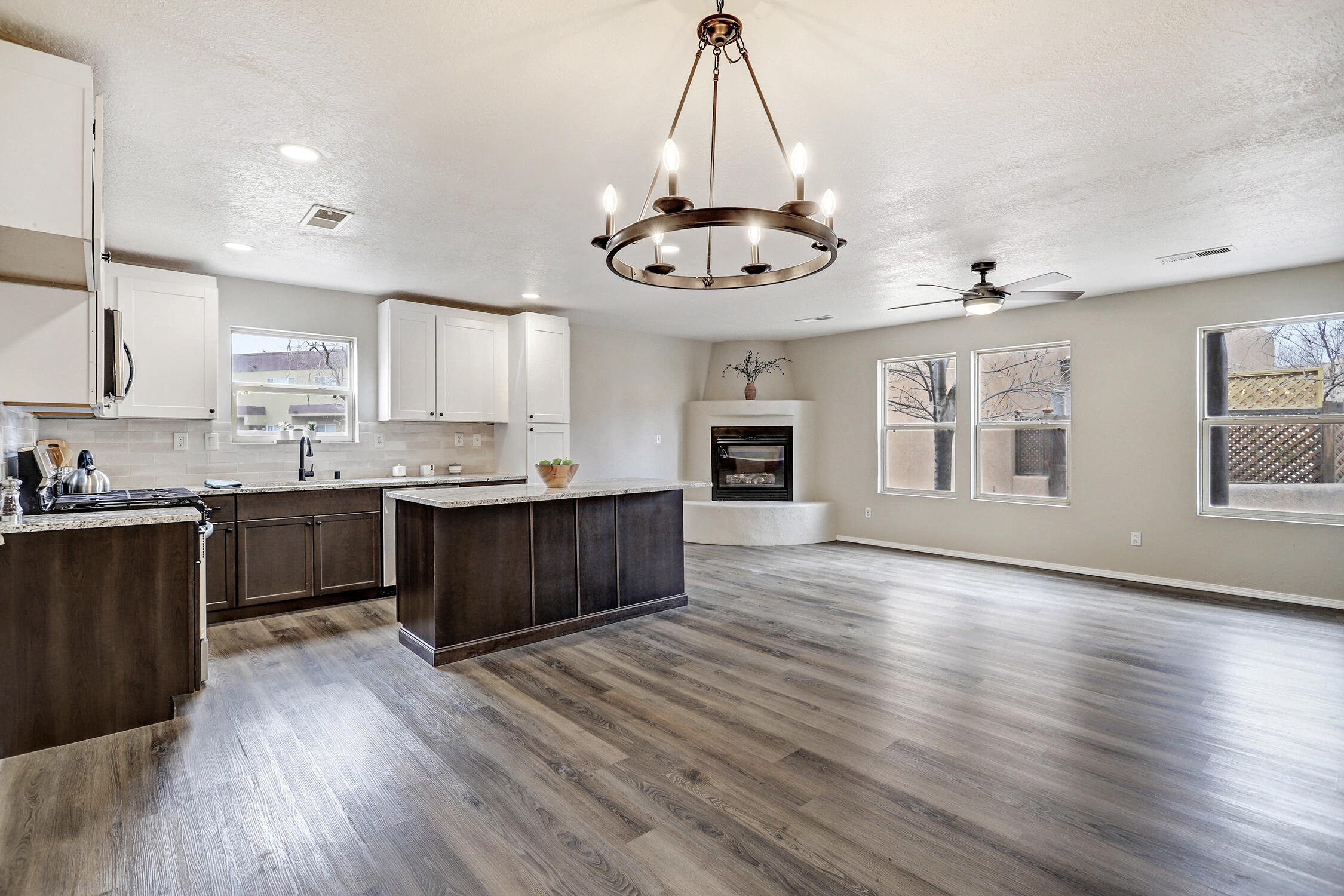 1704 Violetas Road NW